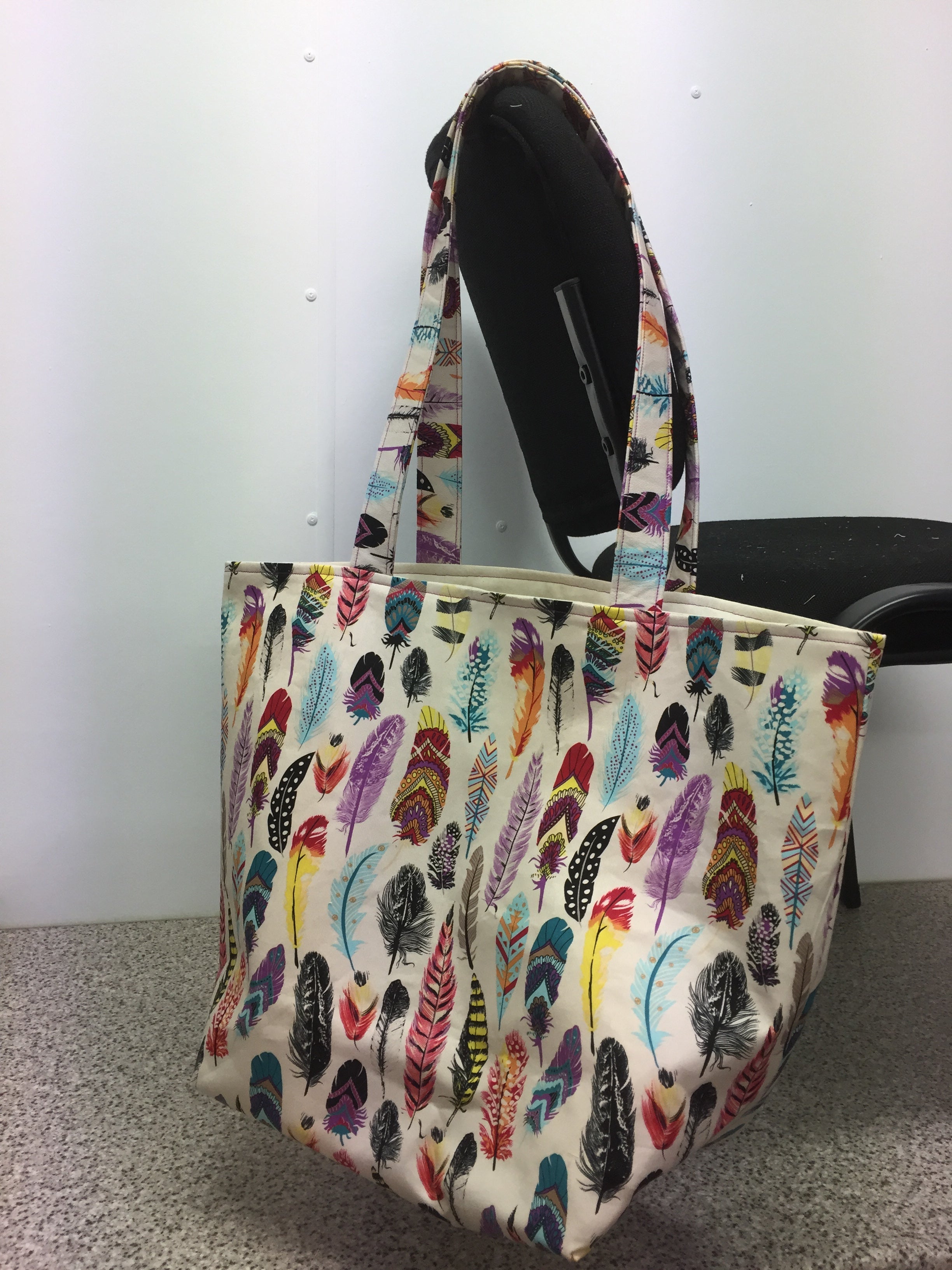 Large Tote Bag – Feathers