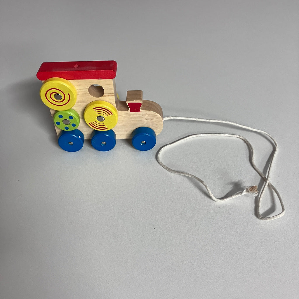 Wooden Pull Along Spin Pattern Train