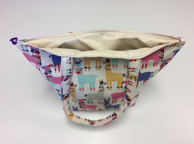 Large Tote Bag with Zip - Llamas Cream