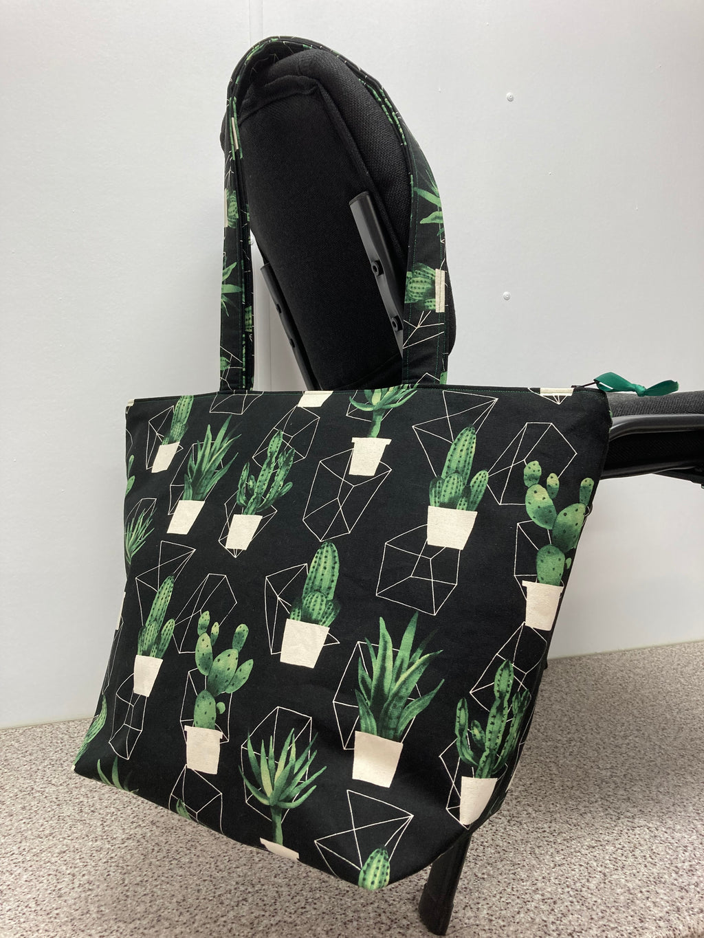 Large Tote Bag with Zip - Cactus