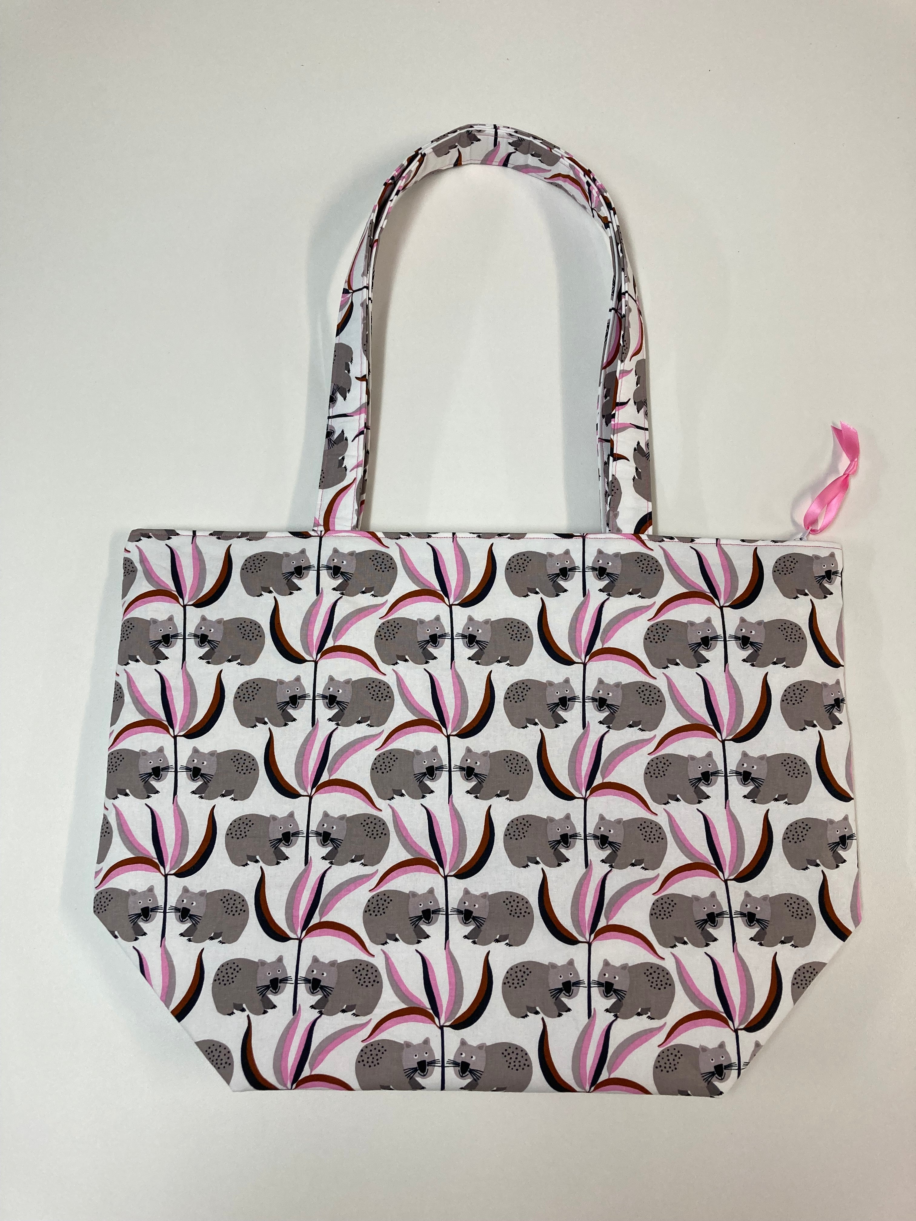 Large Tote Bag with Zip - Wombat