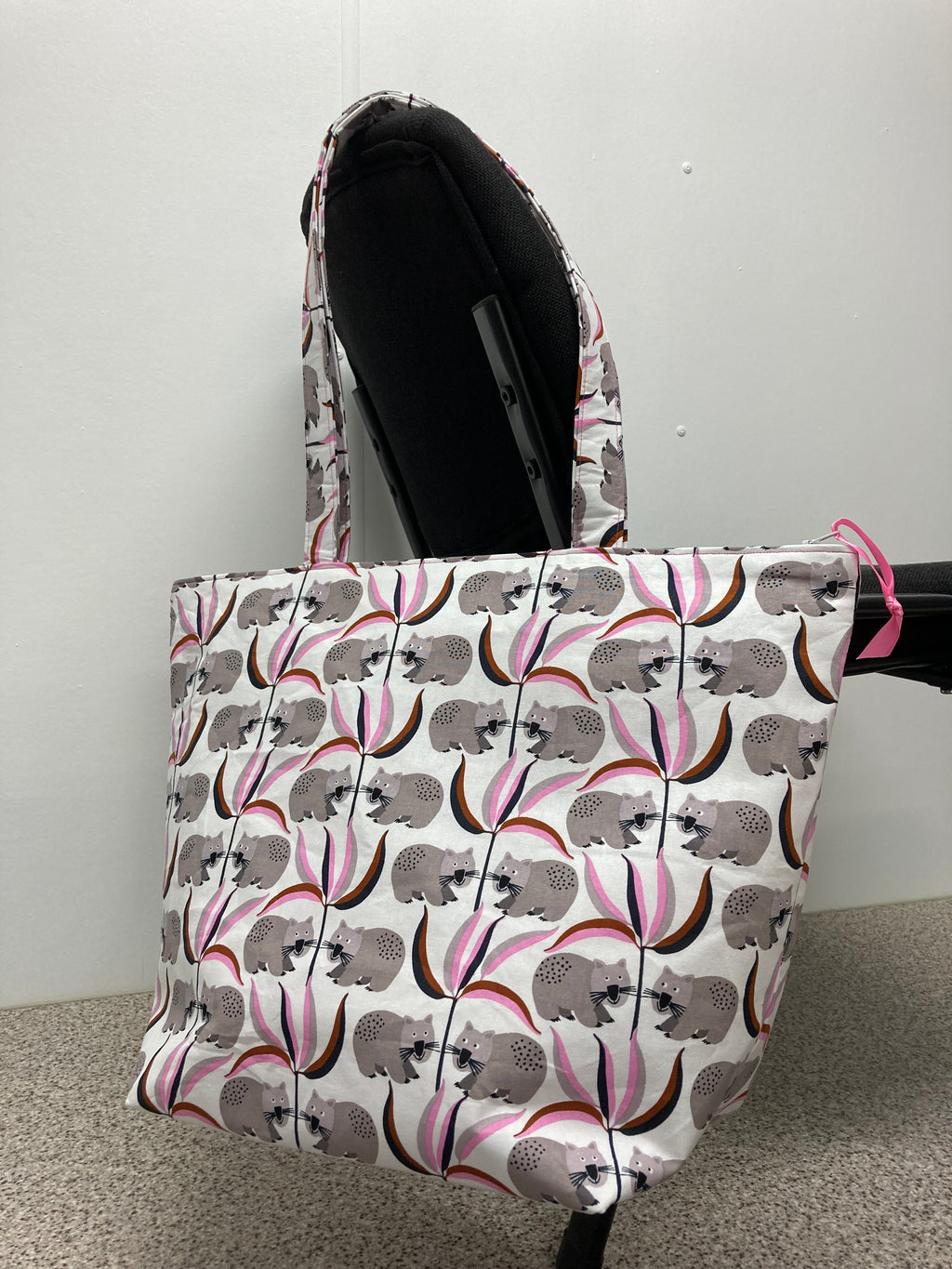 Large Tote Bag with Zip - Wombat
