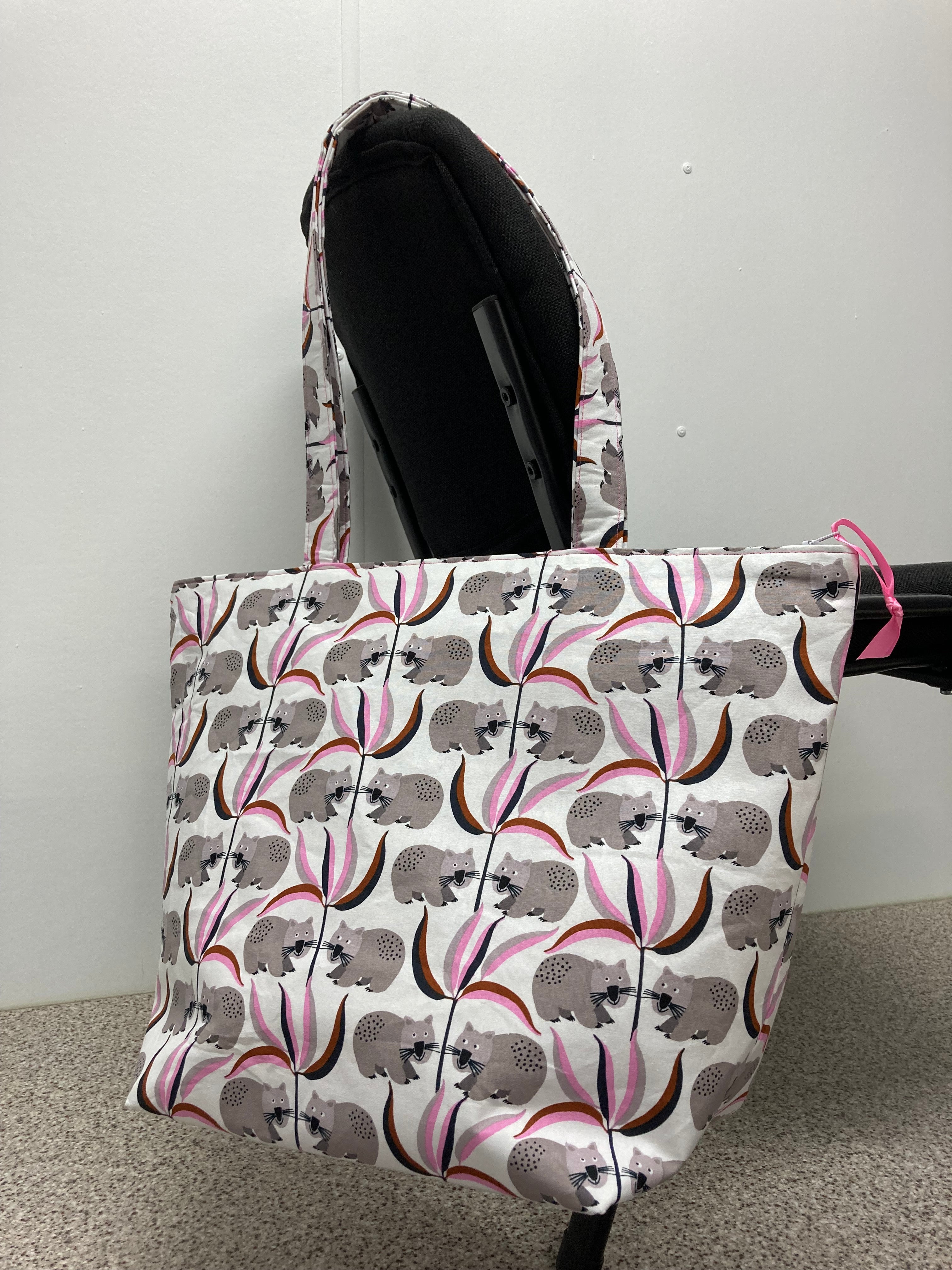 Large Tote Bag with Zip - Wombat