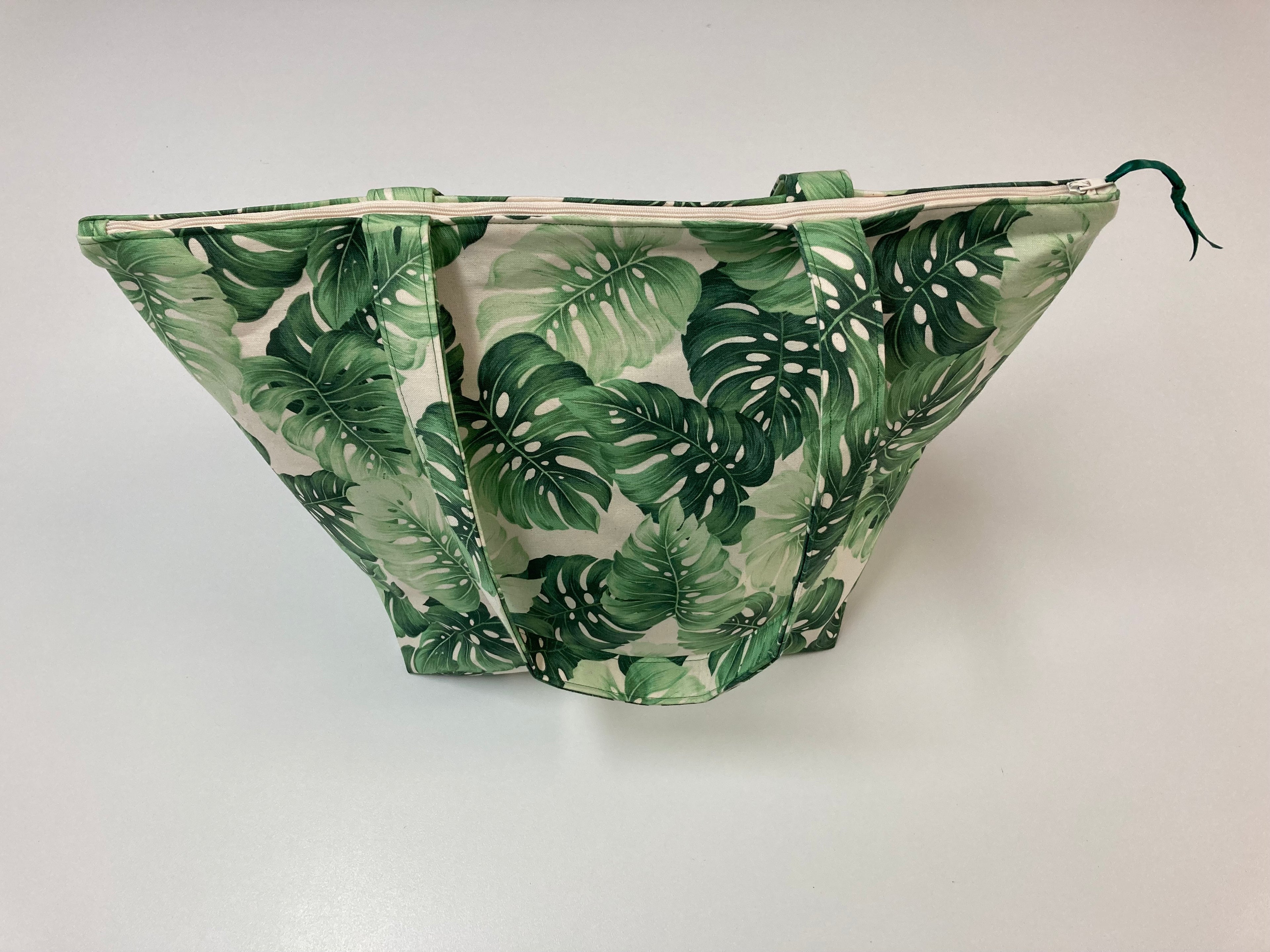 Large Tote Bag with Zip - Leaves on Cream