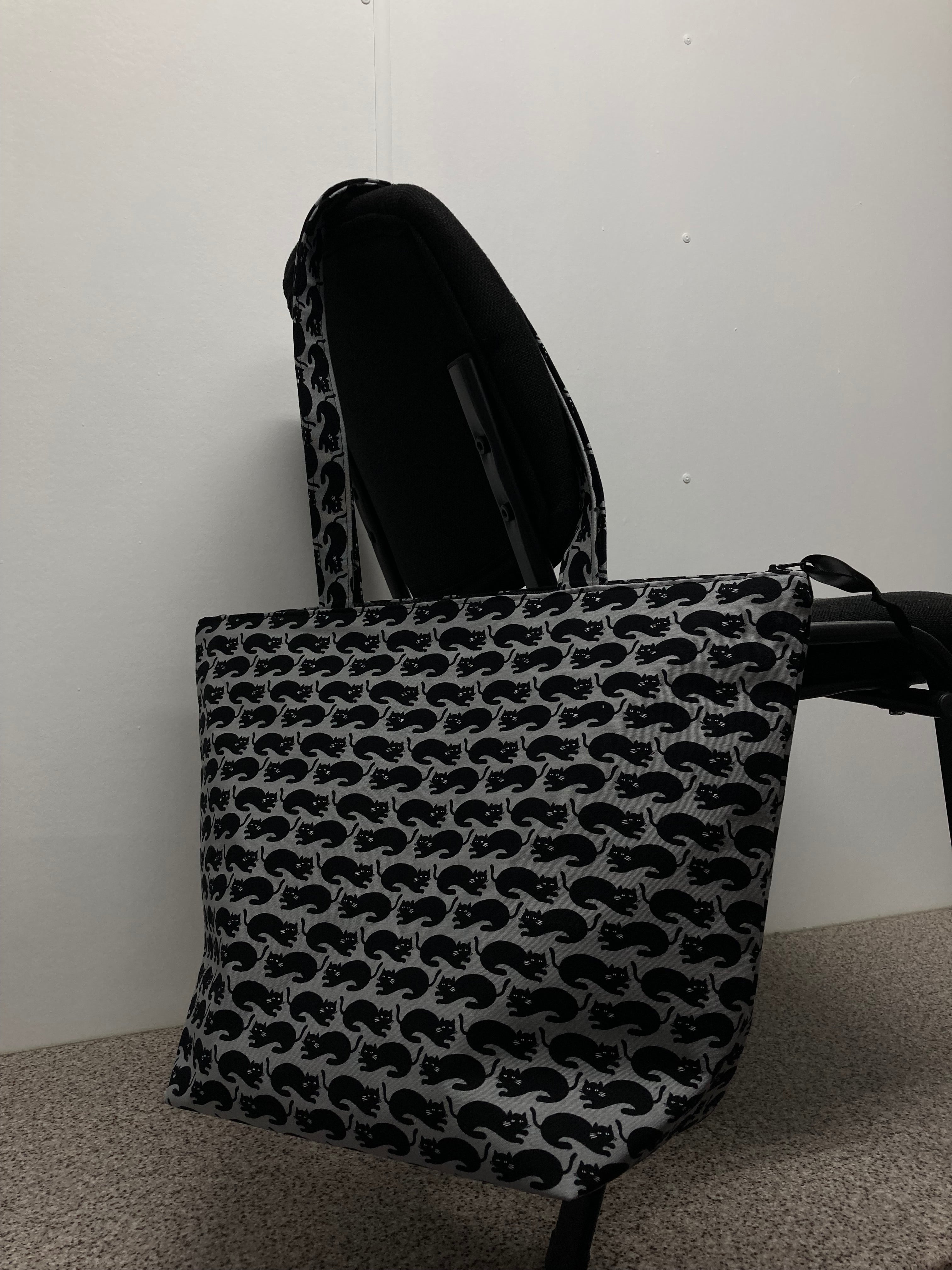 Large Tote Bag with Zip - Black Cats on Dark Grey