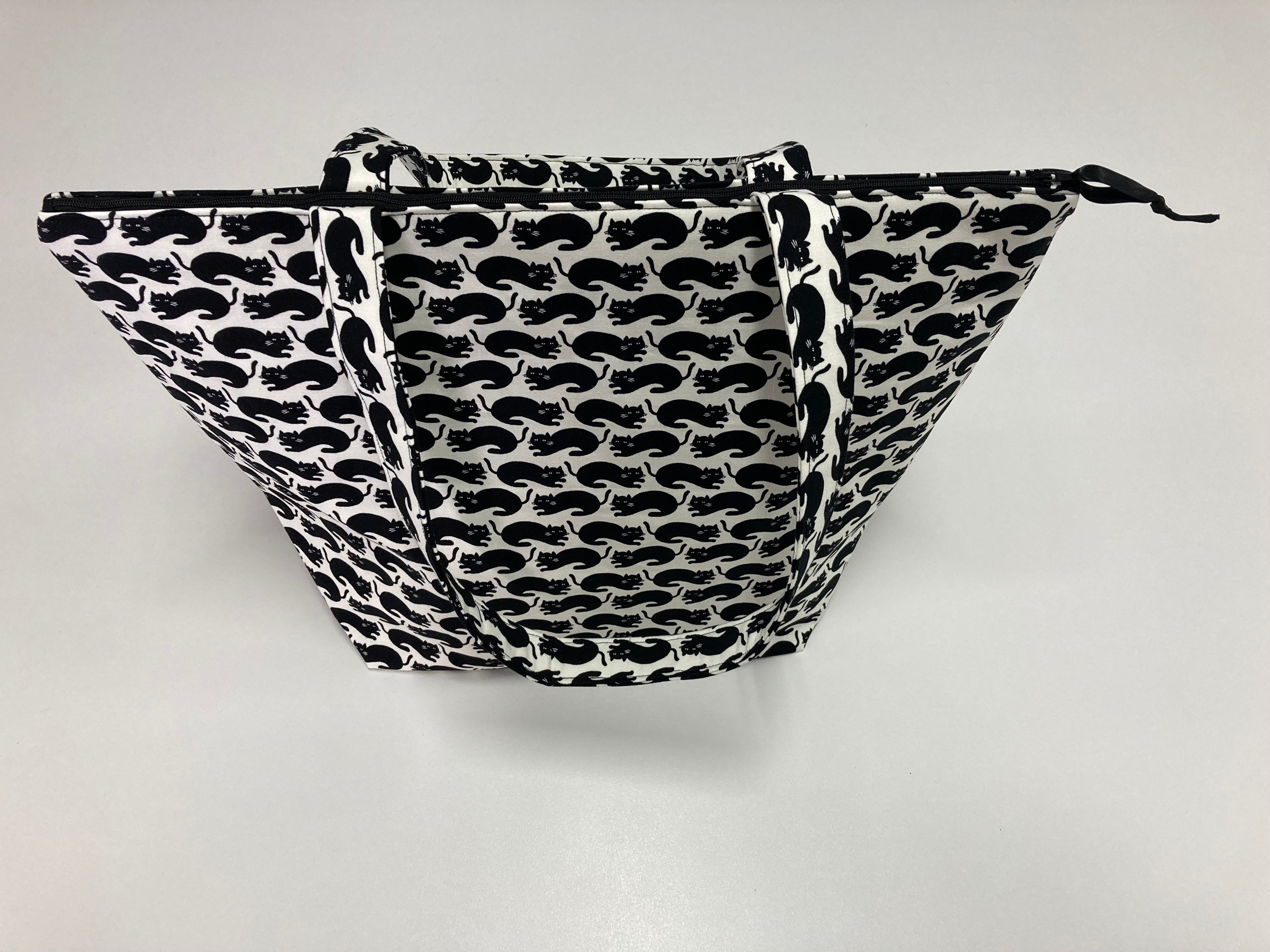 Large Tote Bag with Zip - Black Cats on White