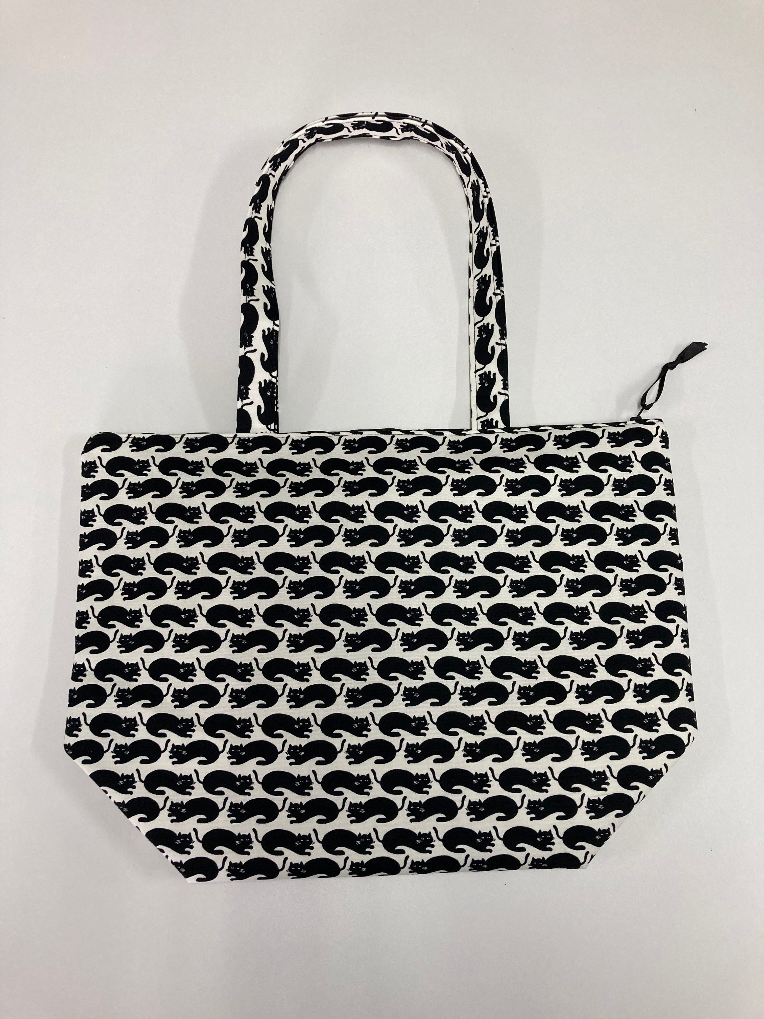 Large Tote Bag with Zip - Black Cats on White
