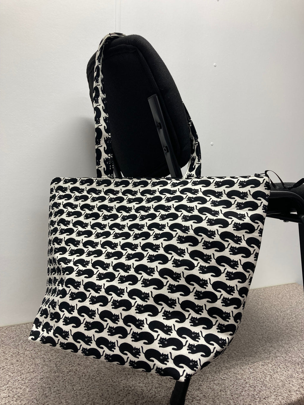 Large Tote Bag with Zip - Black Cats on White