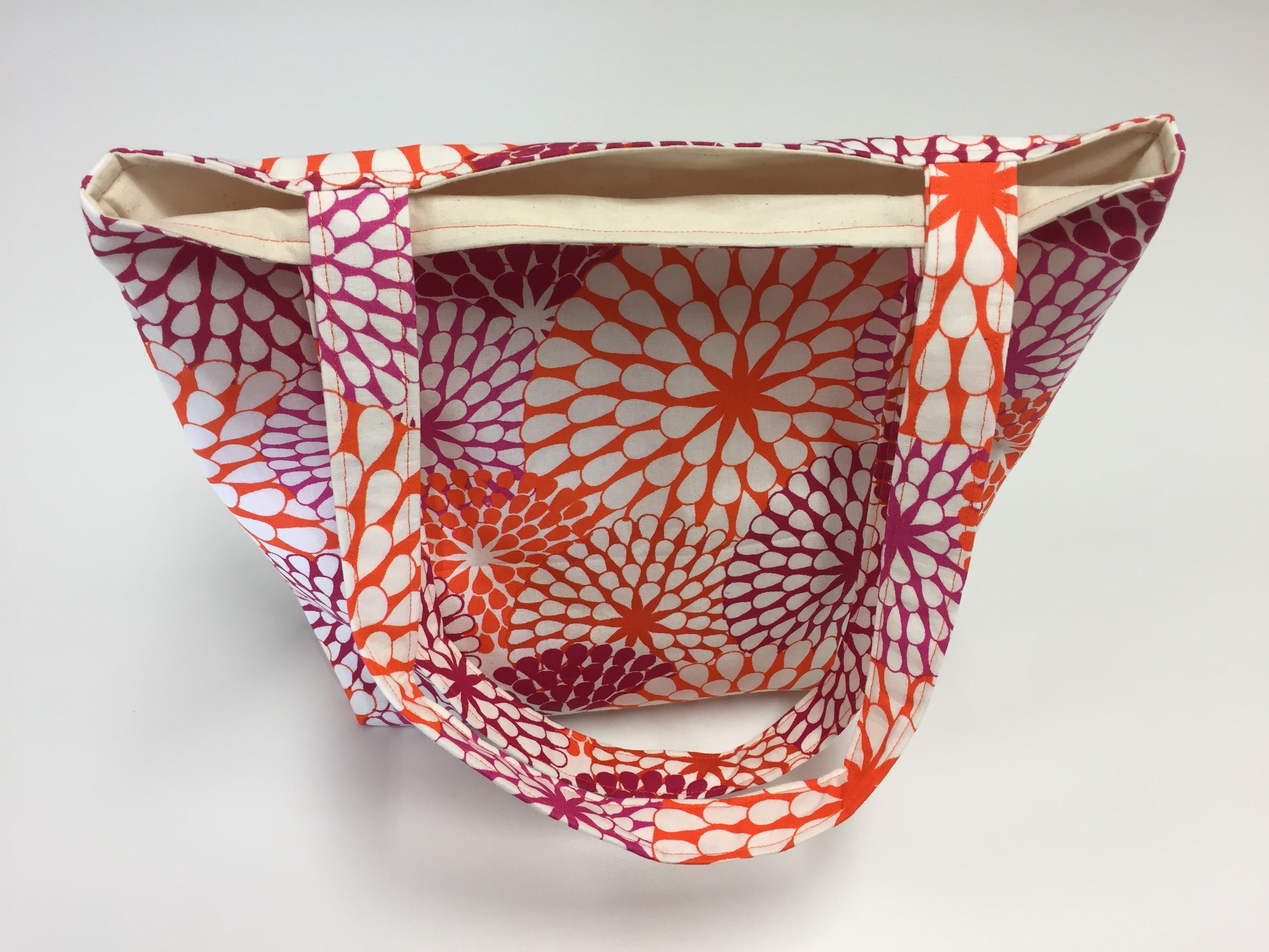 Medium Tote Bag - Crimson Orange Pattern