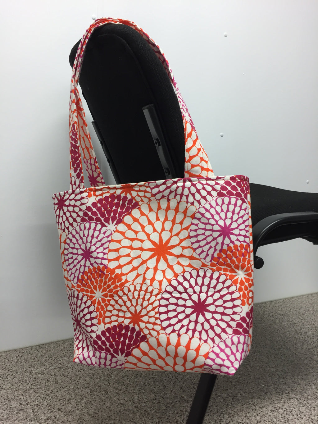 Medium Tote Bag - Crimson Orange Pattern