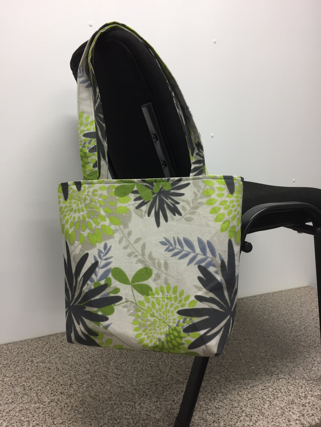 Medium Tote Bag - Lime Grey Flowers