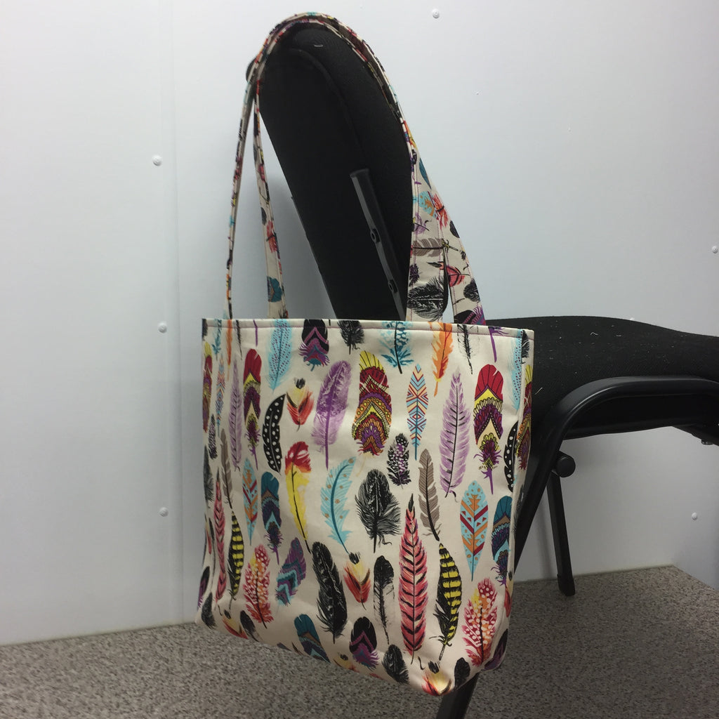 Medium Tote Bag - Feathers