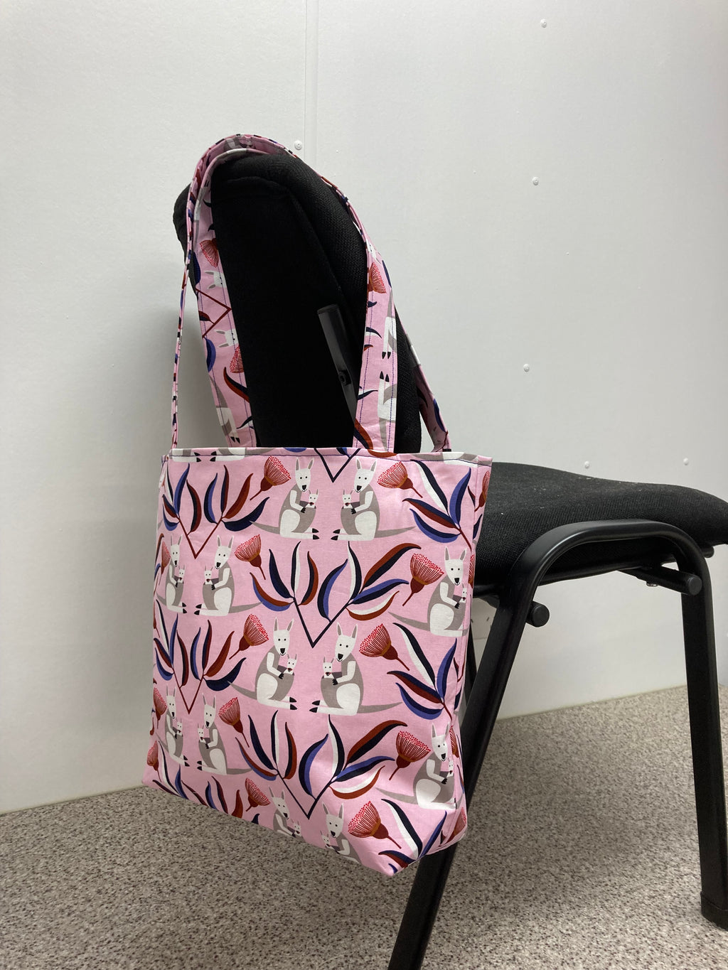 Medium Tote Bag - Kangaroo