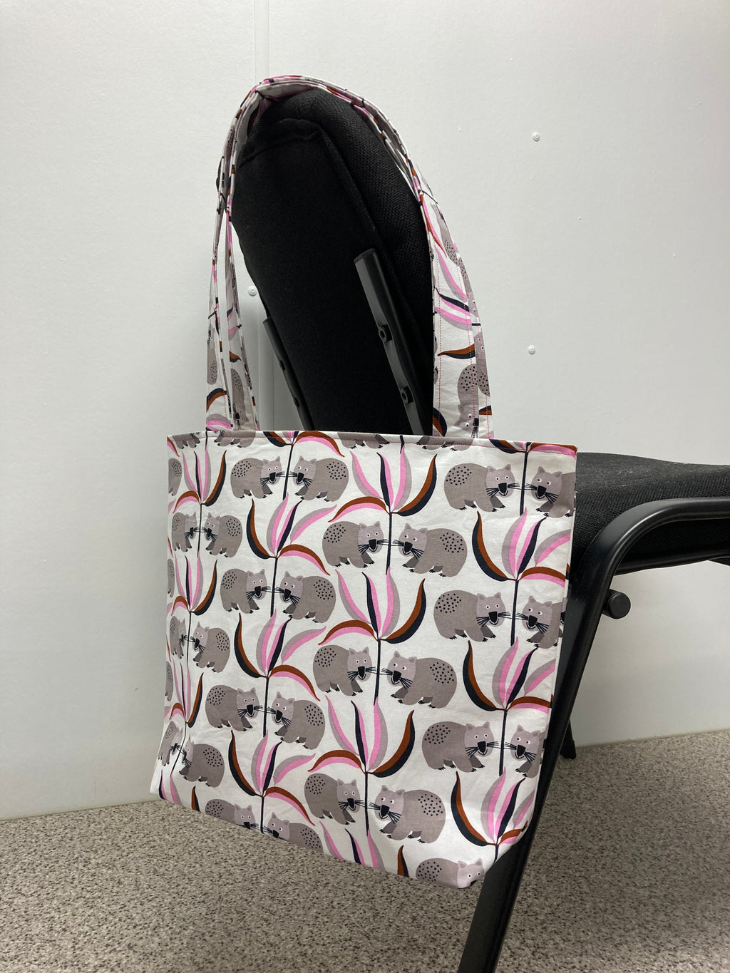 Medium Tote Bag - Wombat