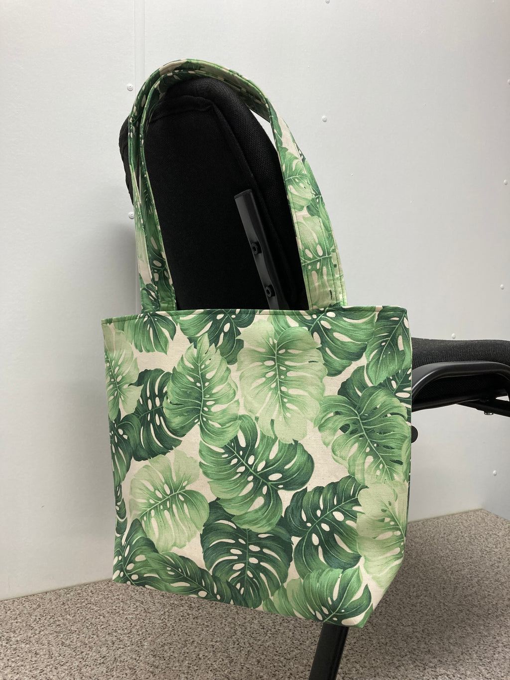 Medium Tote Bag - Leaves on Cream