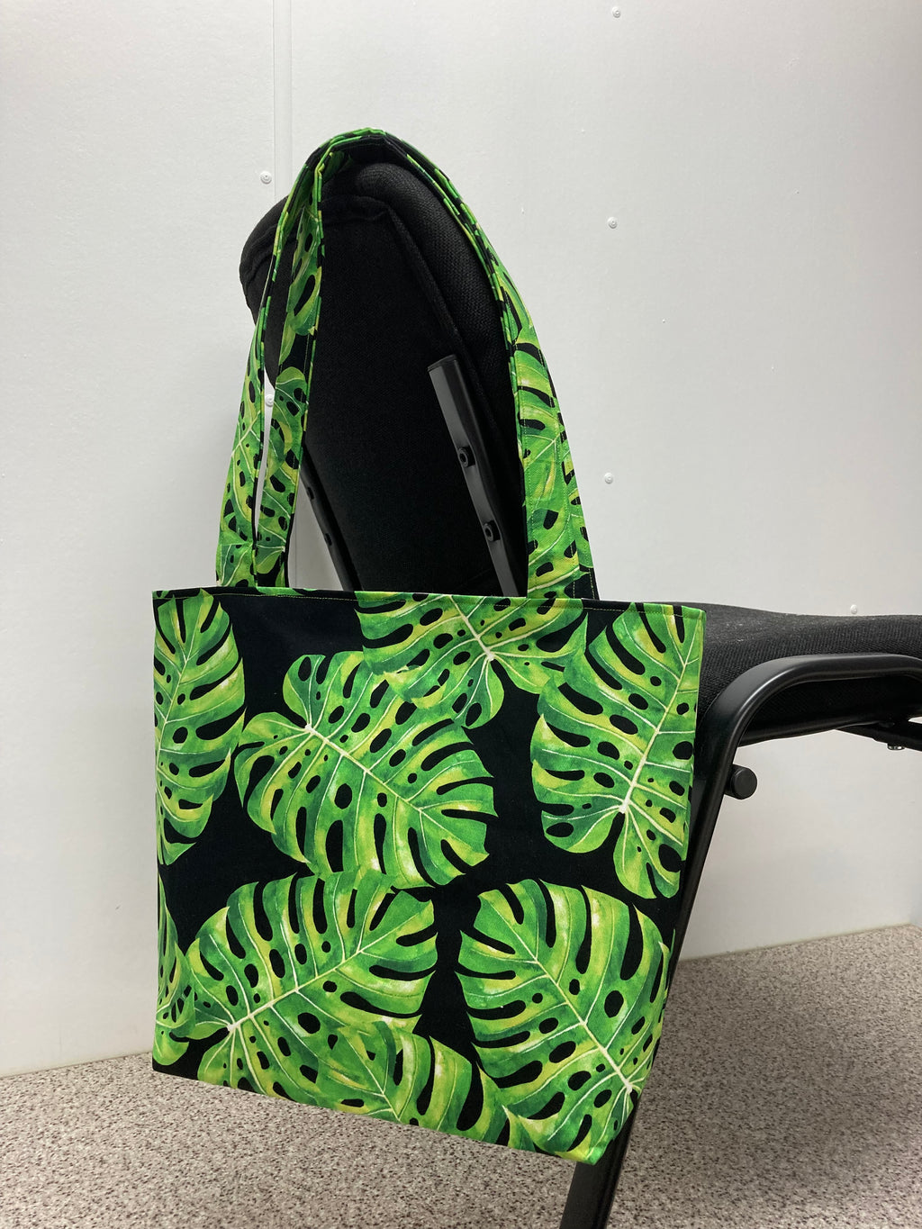 Medium Tote Bag - Leaves on Black
