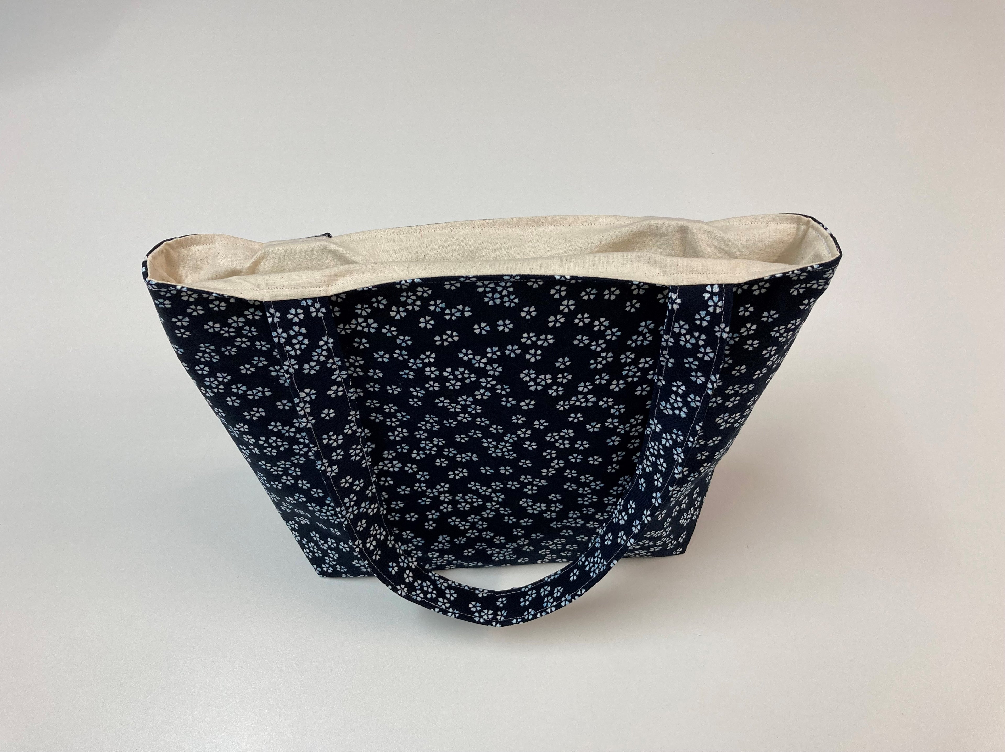 Medium Tote Bag - White Flowers on Ink