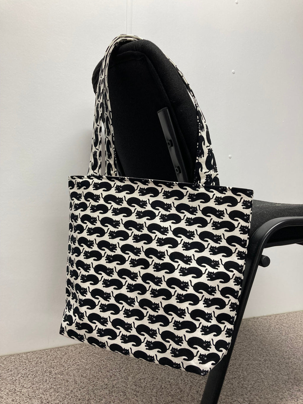 Medium Tote Bag - Black Cats on White