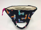 Medium Tote Bag with Zip - Llamas Black