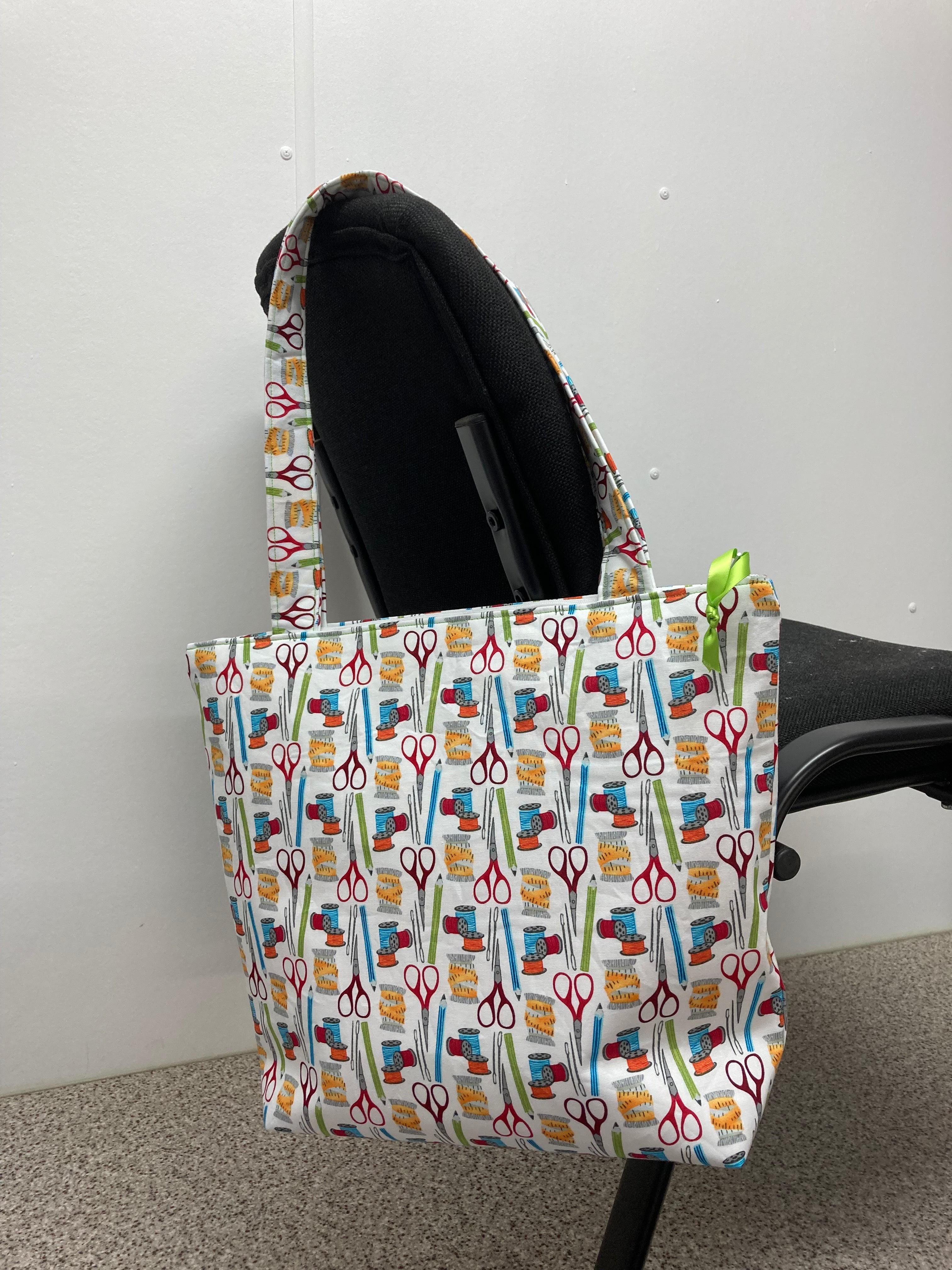 Medium Tote Bag with Zip - Sewing