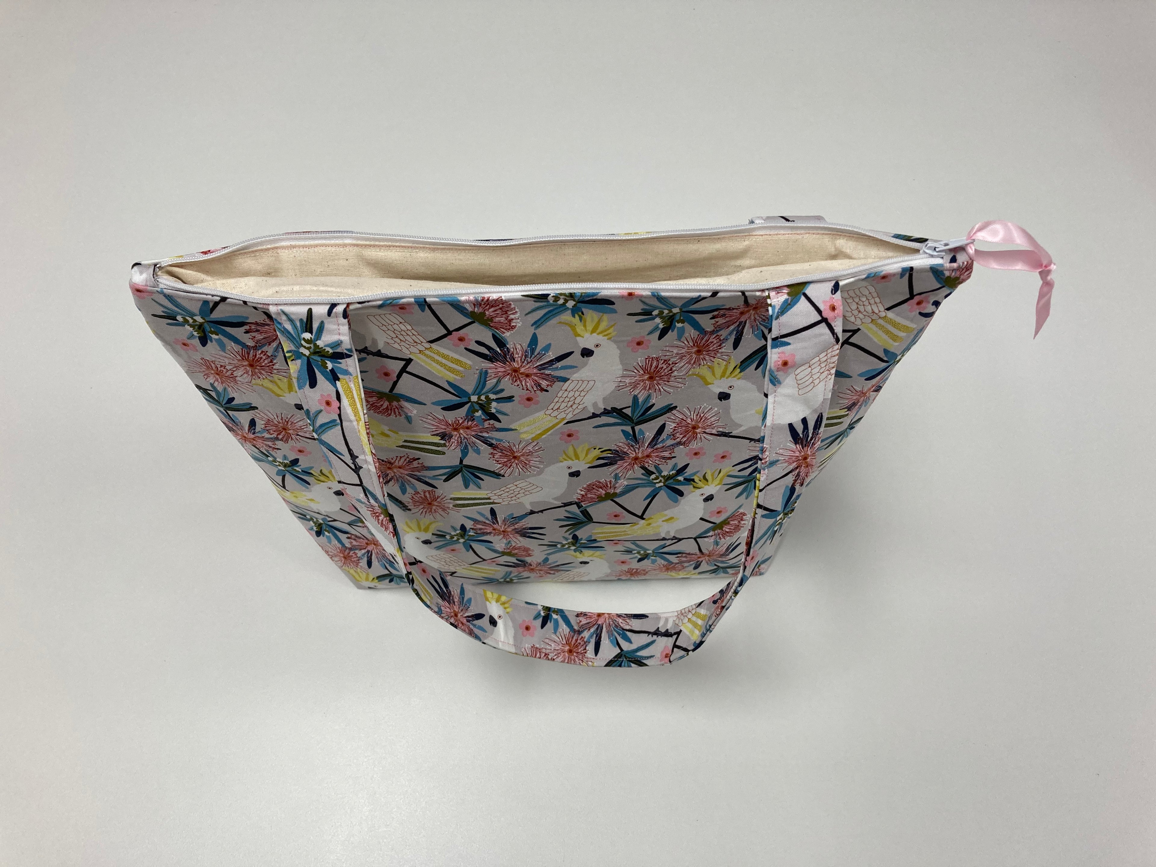 Medium Tote Bag with Zip - White Cockatoo