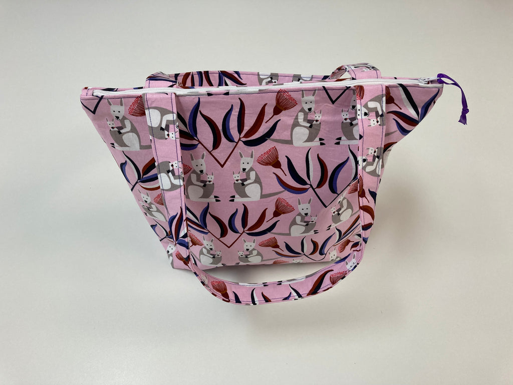 Medium Tote Bag with Zip - Kangaroo