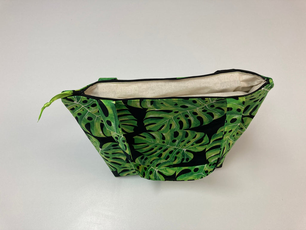 Medium Tote Bag with Zip - Leaves on Black