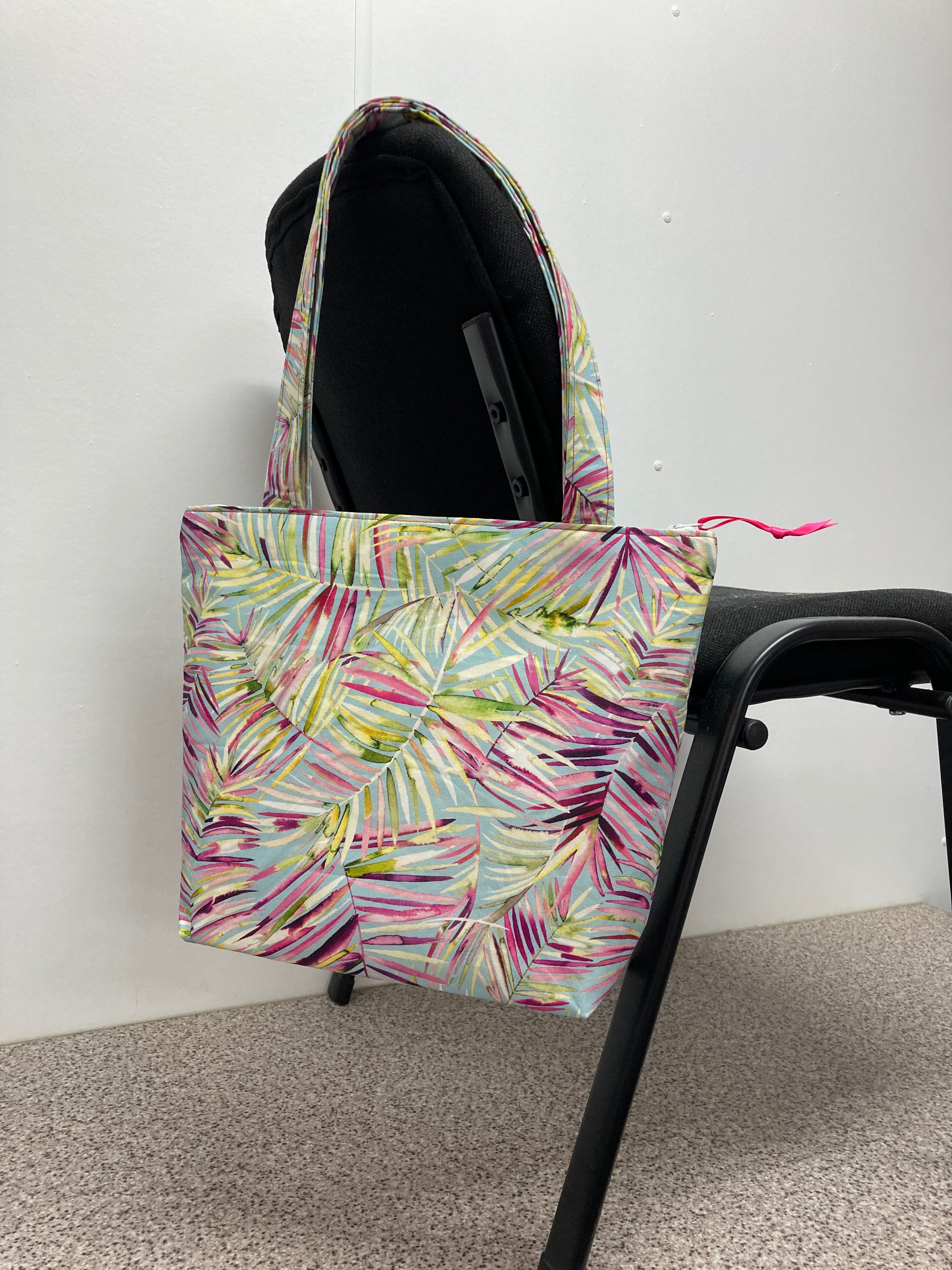 Medium Tote Bag with Zip - Rainbow Ferns