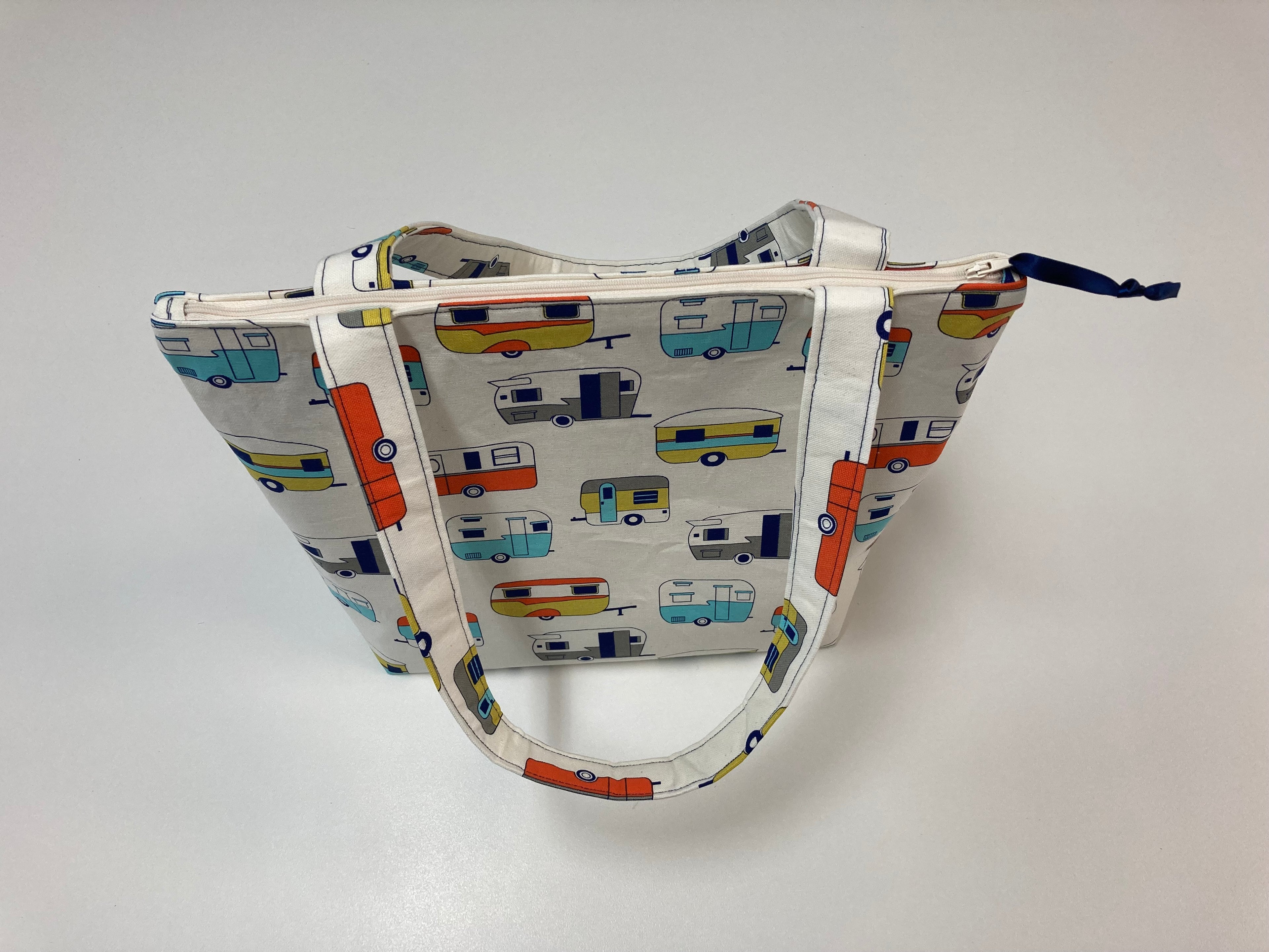 Medium Tote Bag with Zip - Caravans