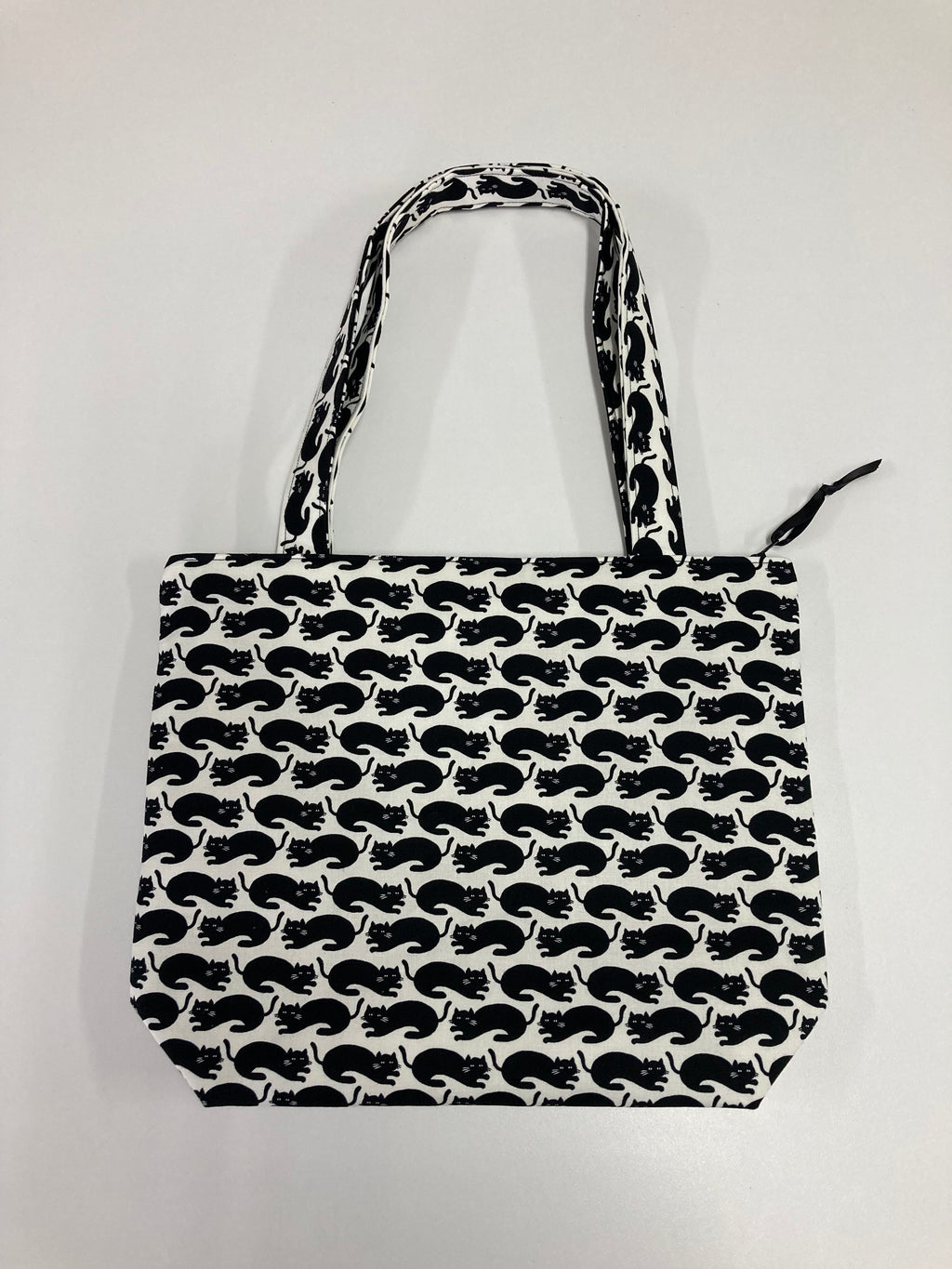 Medium Tote Bag with Zip - Black Cats on White