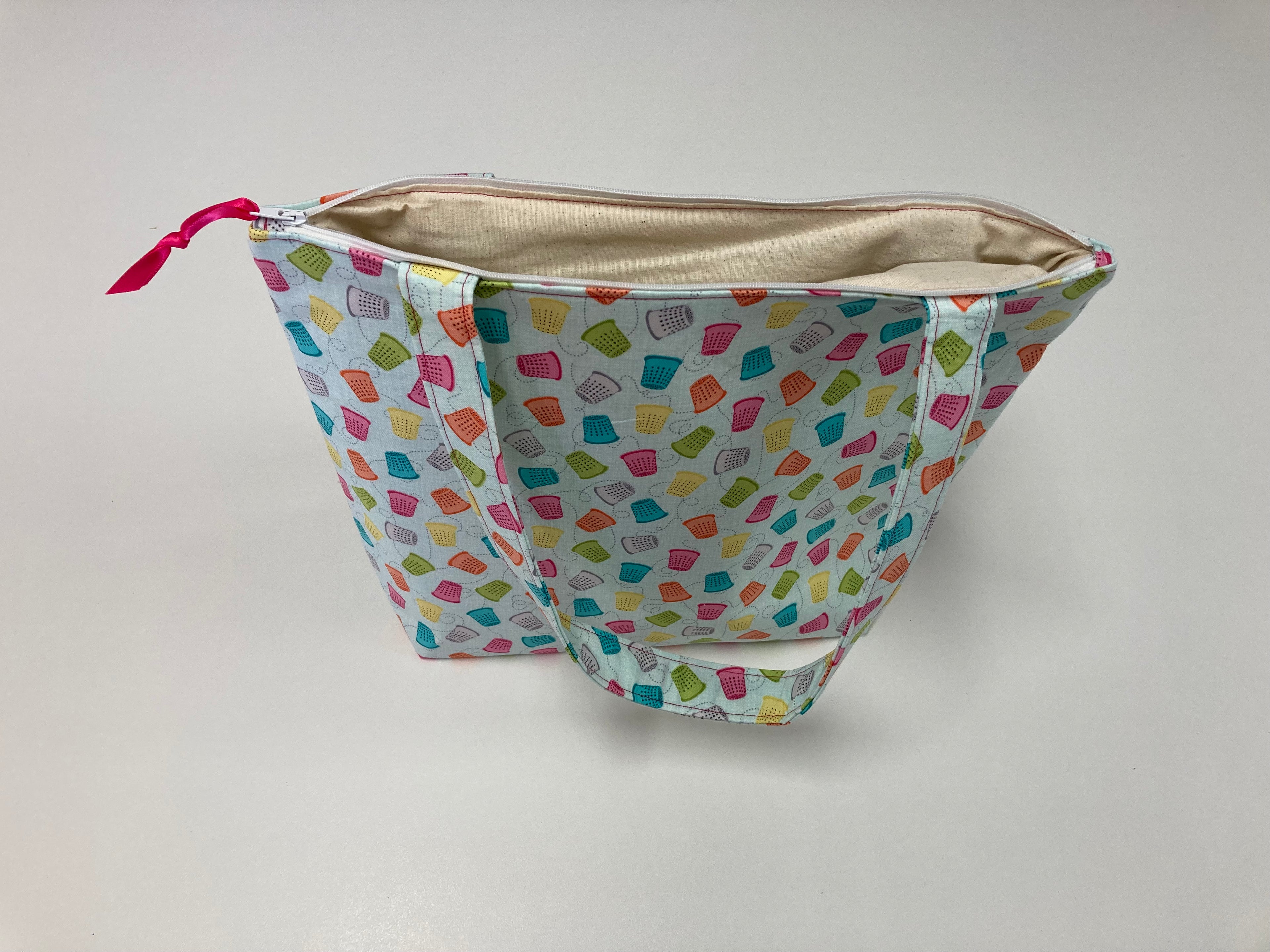 Medium Tote Bag with Zip - Thimbles