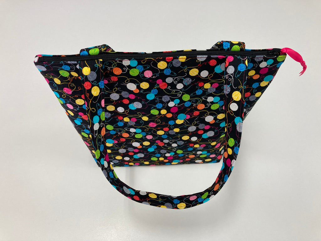 Medium Tote Bag with Zip - Little Yarn Balls
