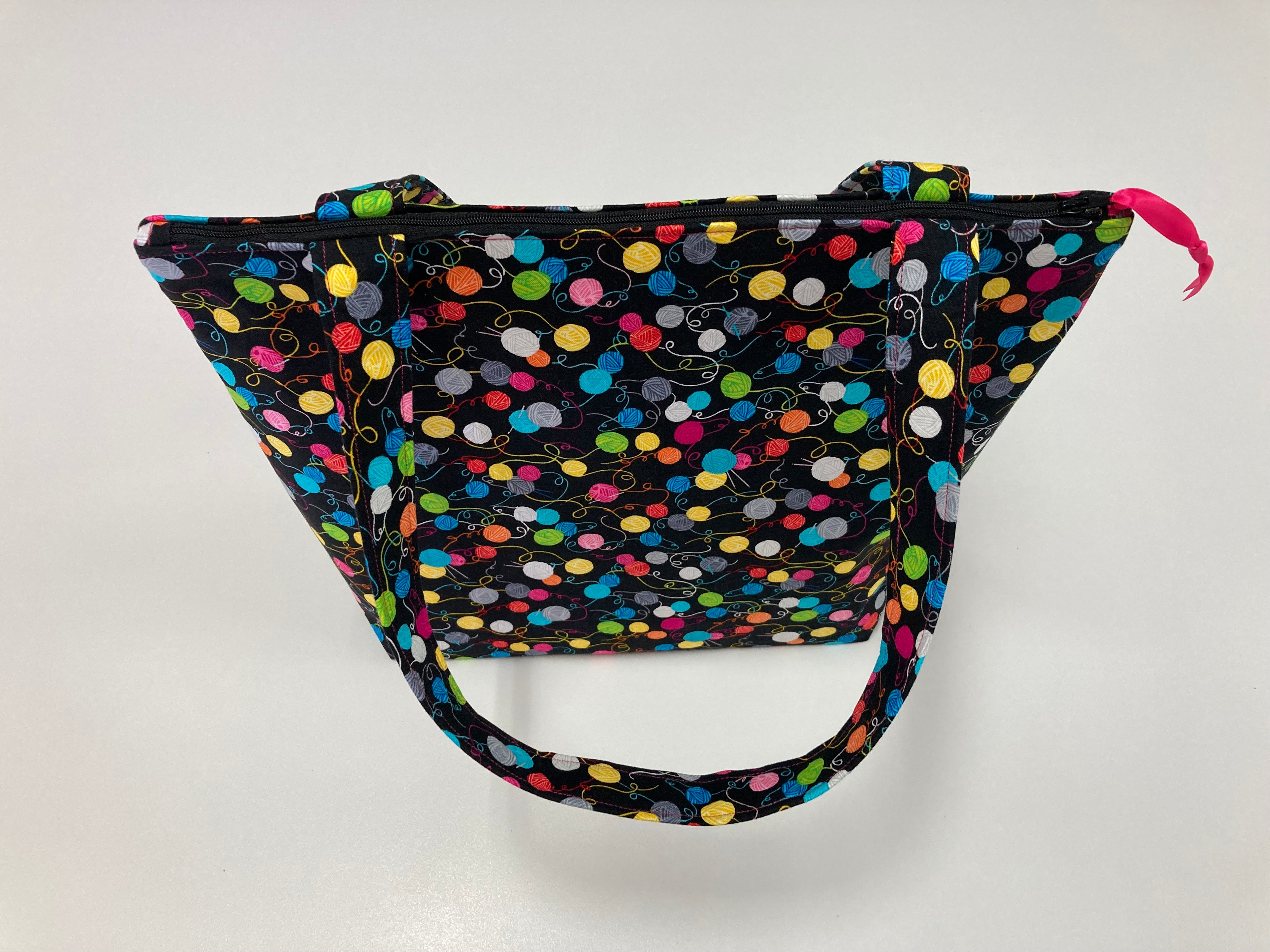 Medium Tote Bag with Zip - Little Yarn Balls