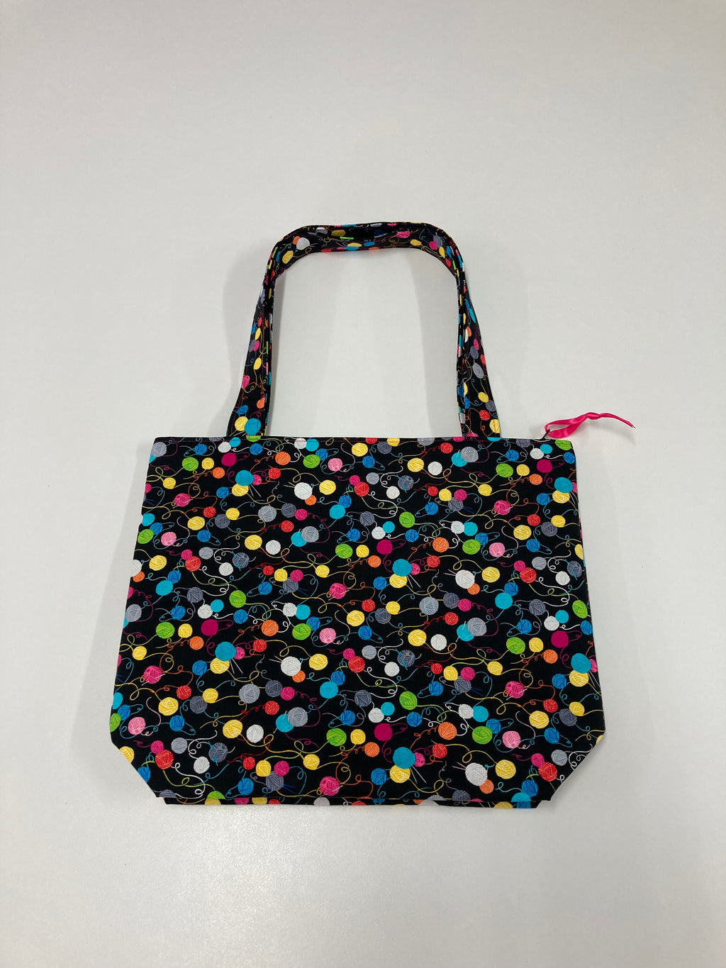 Medium Tote Bag with Zip - Little Yarn Balls