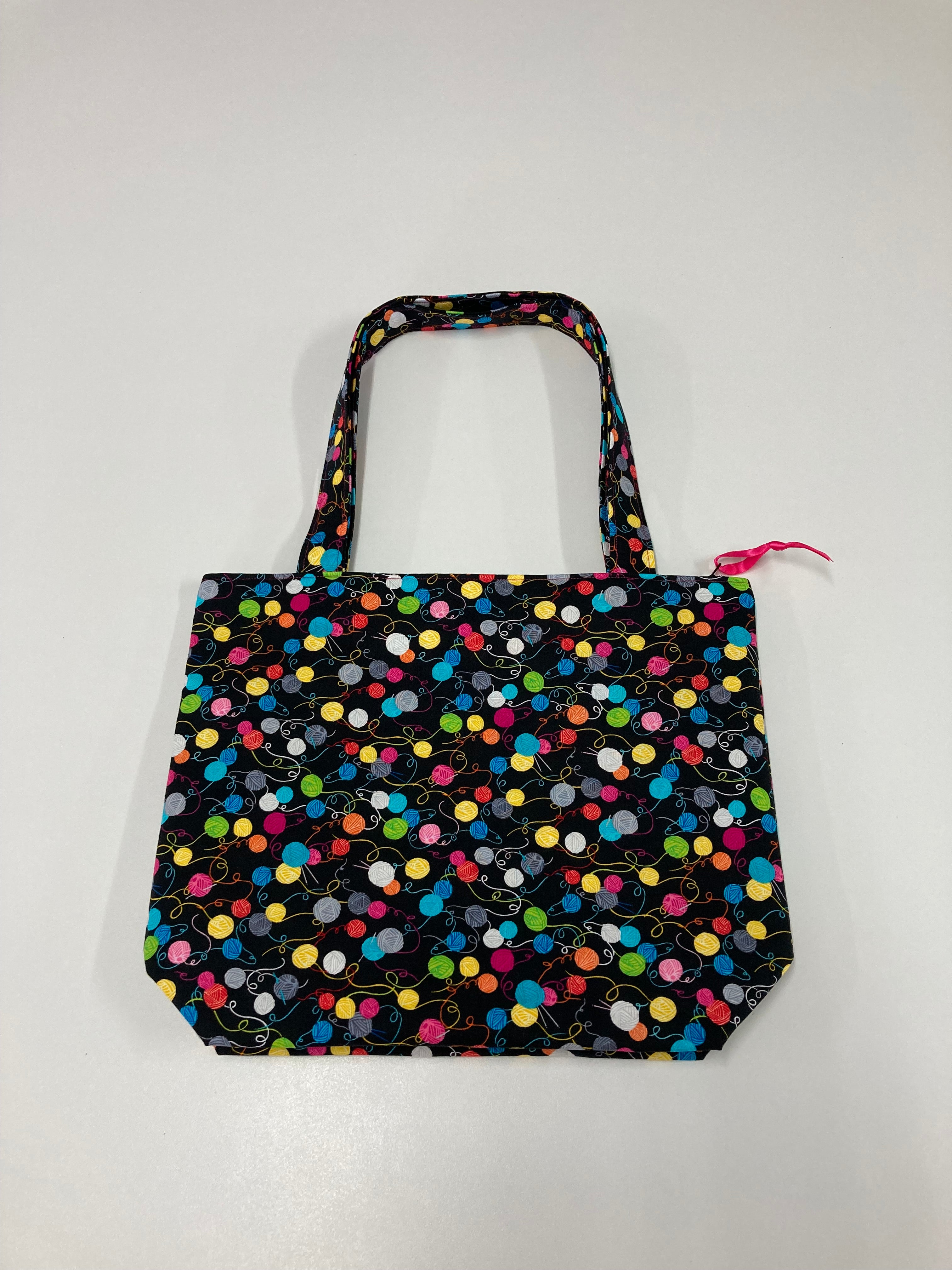 Medium Tote Bag with Zip - Little Yarn Balls