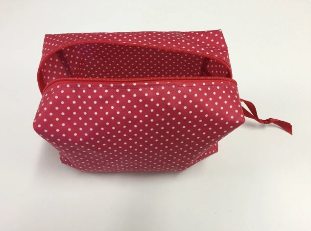 Wash Bag - Boxed - Red Spot