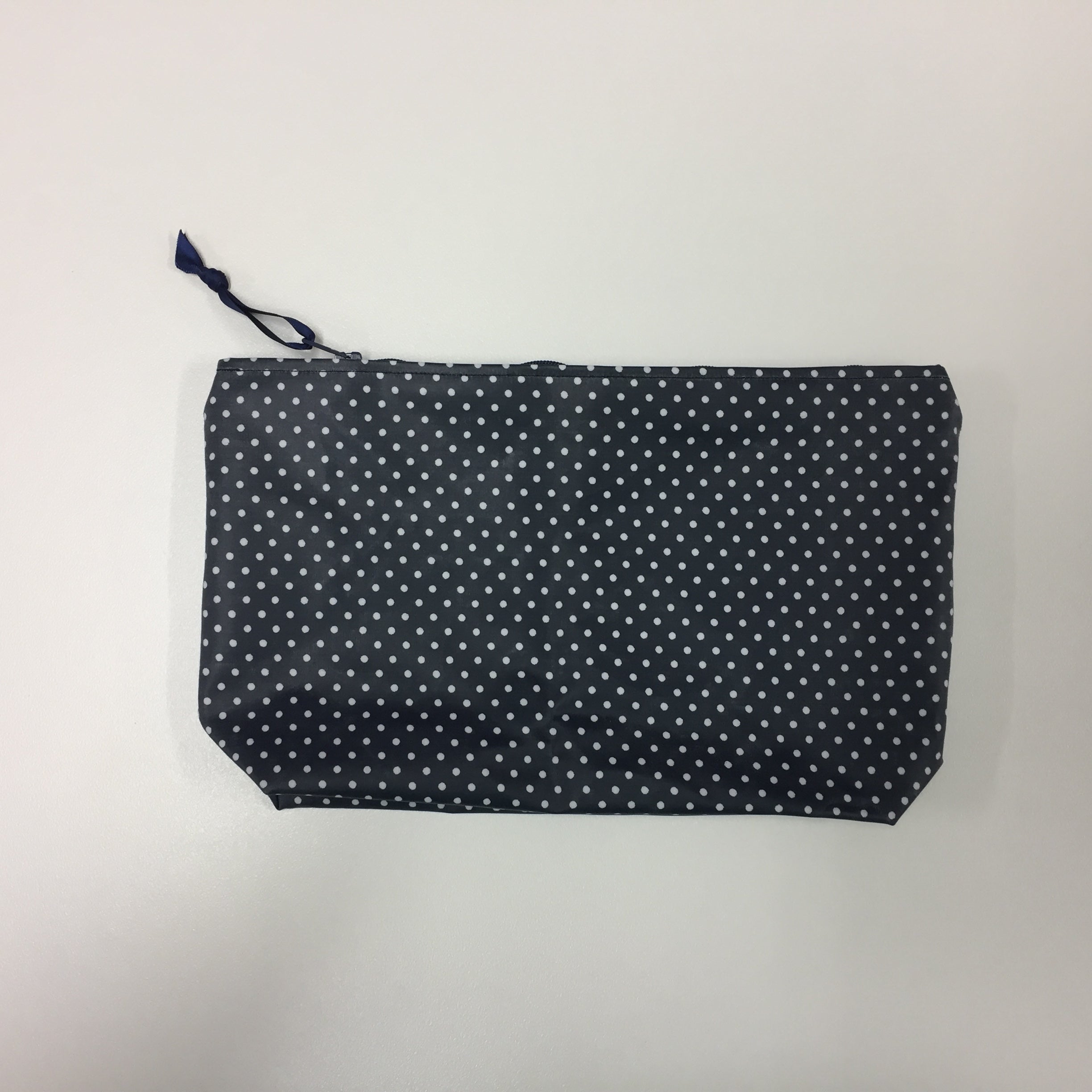 Wash Bag - Medium - Navy Spot