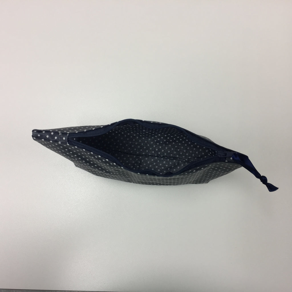 Wash Bag - Medium - Navy Spot