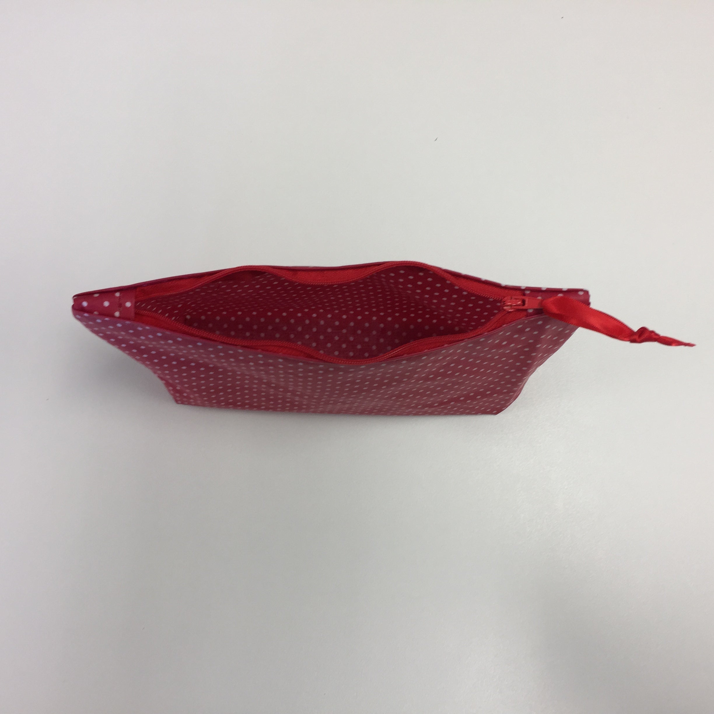 Wash Bag - Medium - Red Spot