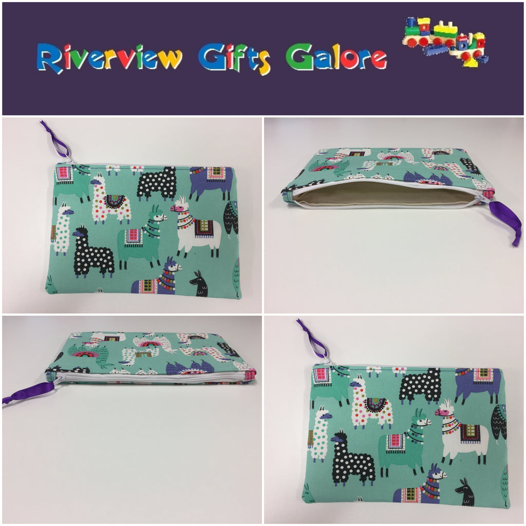 Zip Clutch - Llamas