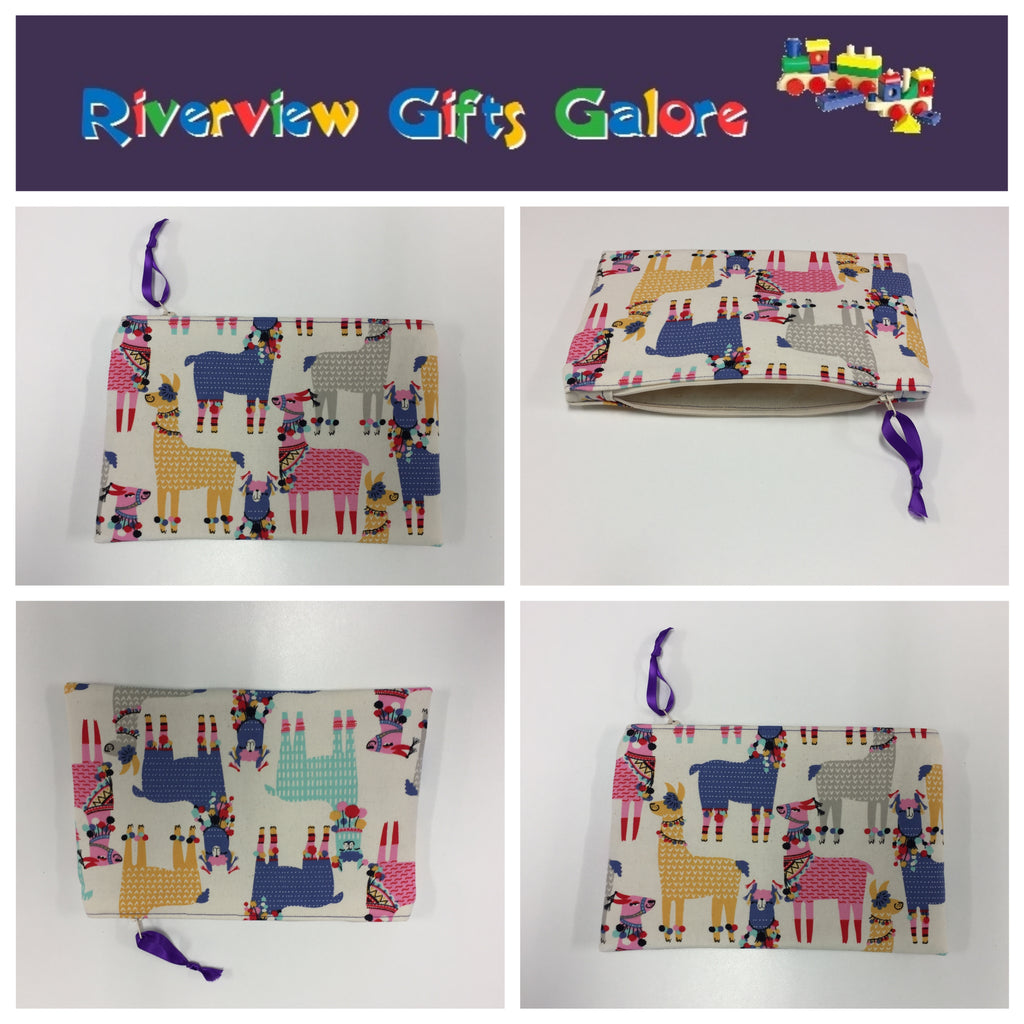 Zip Clutch - Llamas Cream