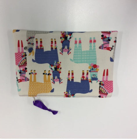 Zip Clutch - Llamas Cream