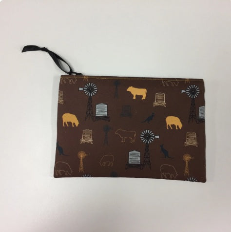 Zip Clutch - Farmers Fighting Spirit - Animals
