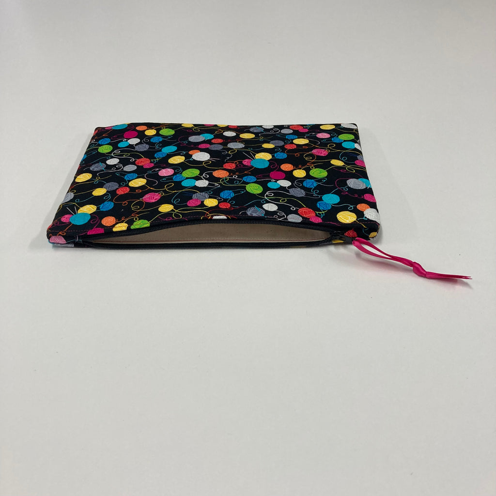 Zip Clutch - Little Yarn Balls