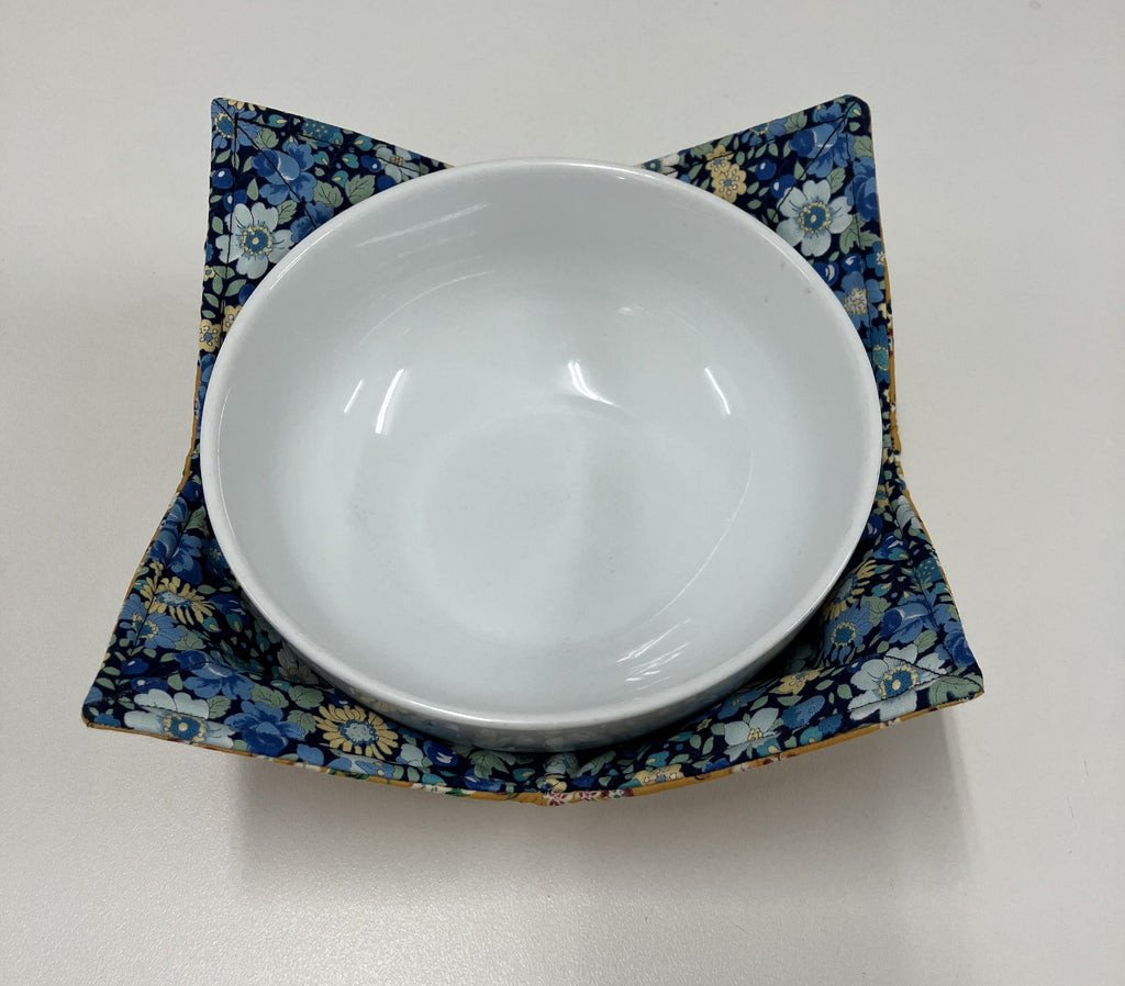 Soup Bowl Reversible Cozy – Yellow & Blue Flowers