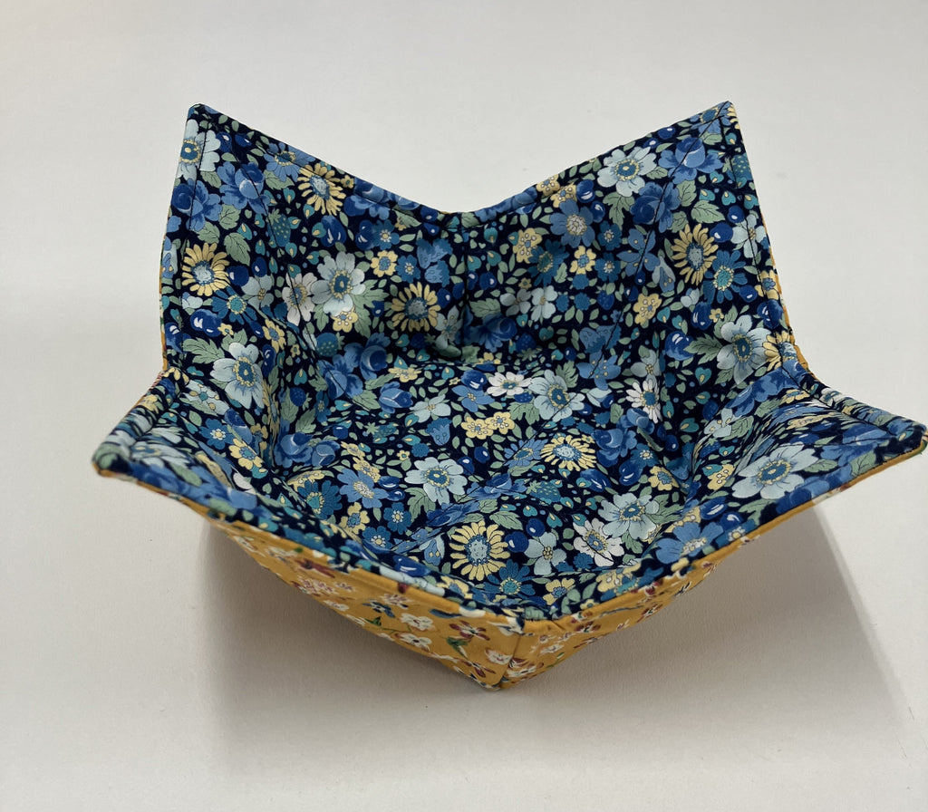 Soup Bowl Reversible Cozy – Yellow & Blue Flowers