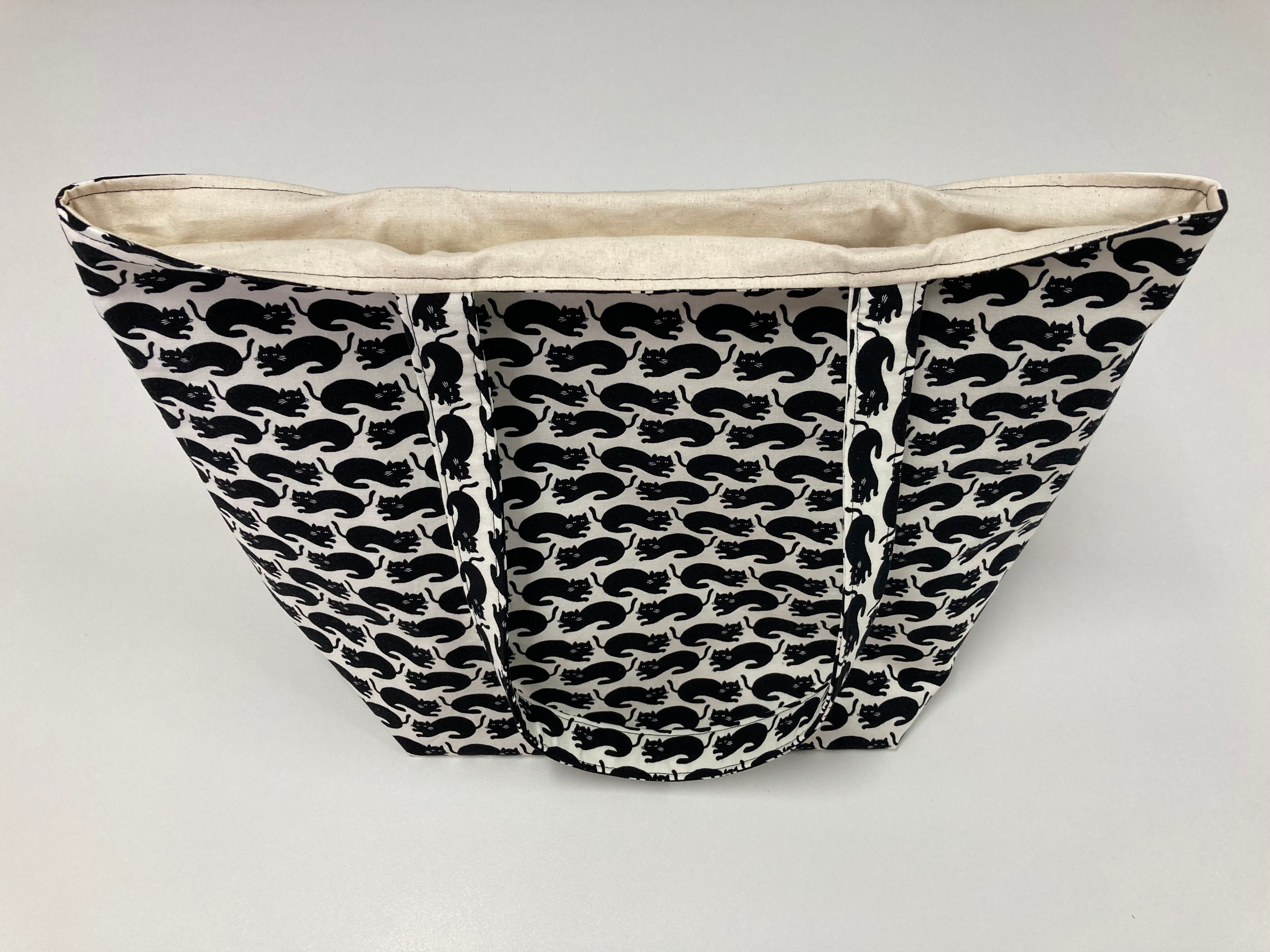 Large Tote Bag – Black Cats on White