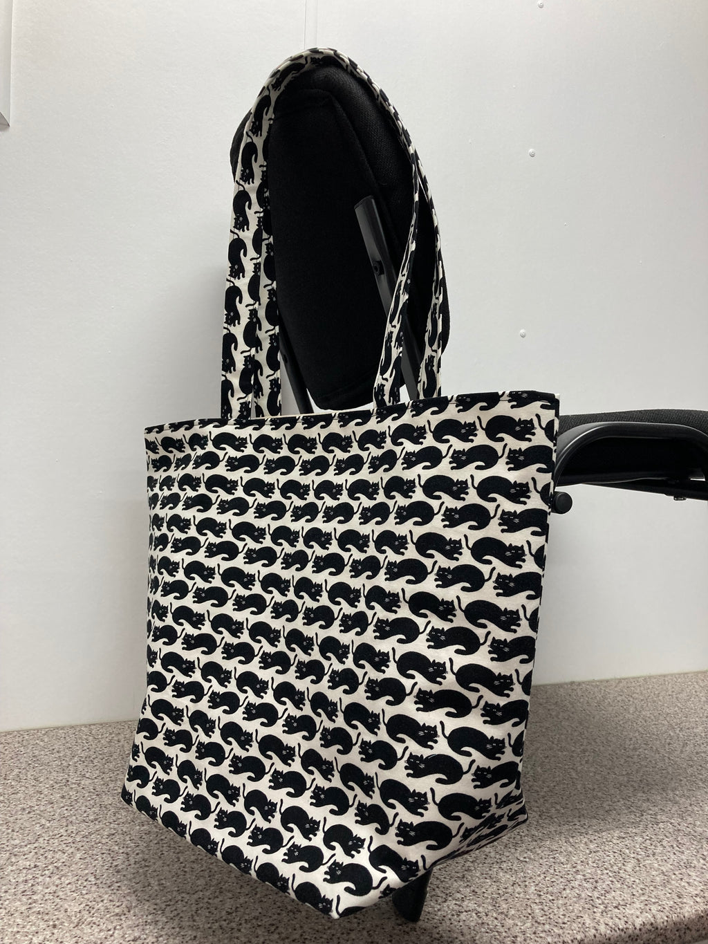 Large Tote Bag – Black Cats on White