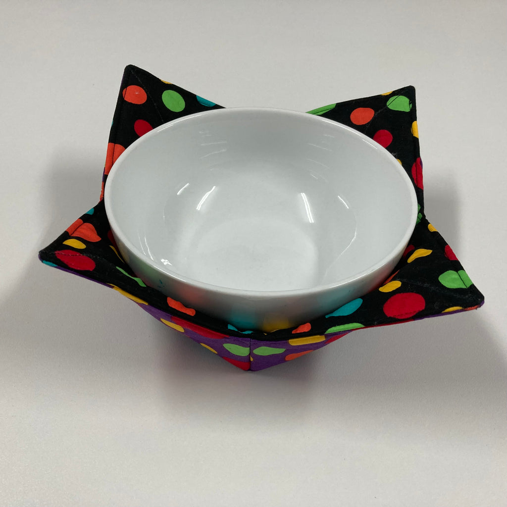 Soup Bowl Reversible Cozy – Colourful Spots on Purple and Black
