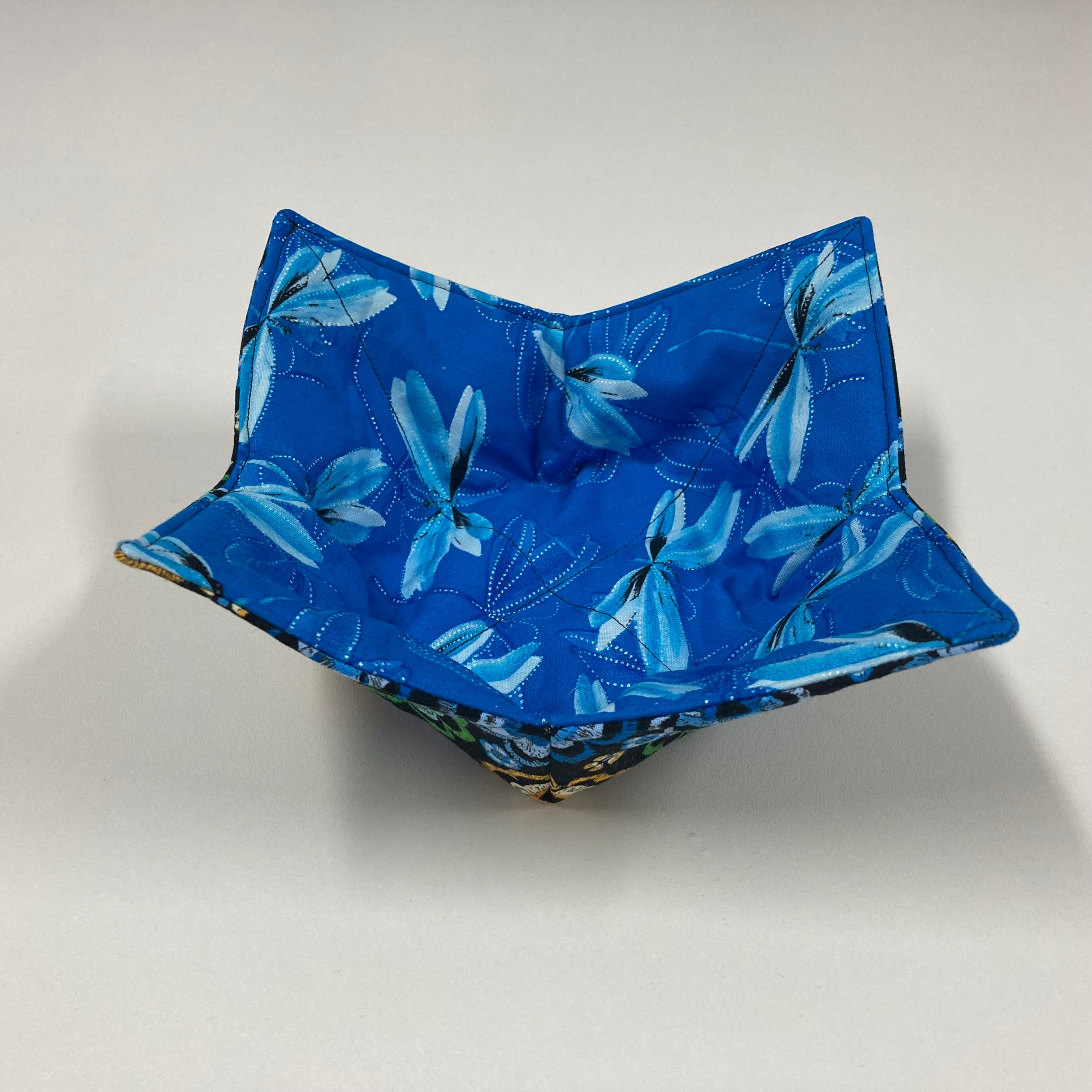 Soup Bowl Reversible Cozy – Dragonflies and Flowers